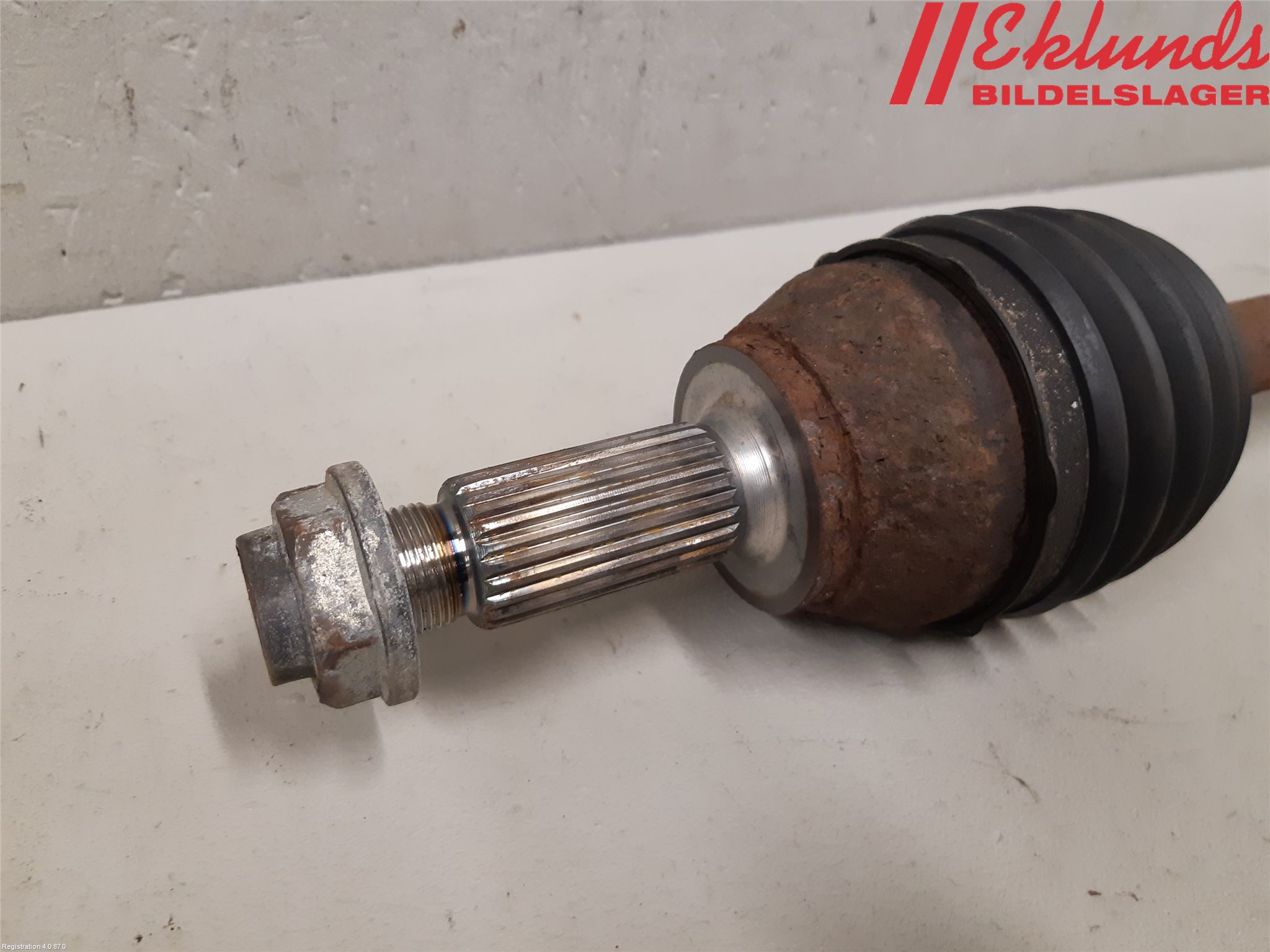 Ford FIESTA 13-17 Drivaxel Fram Vänster