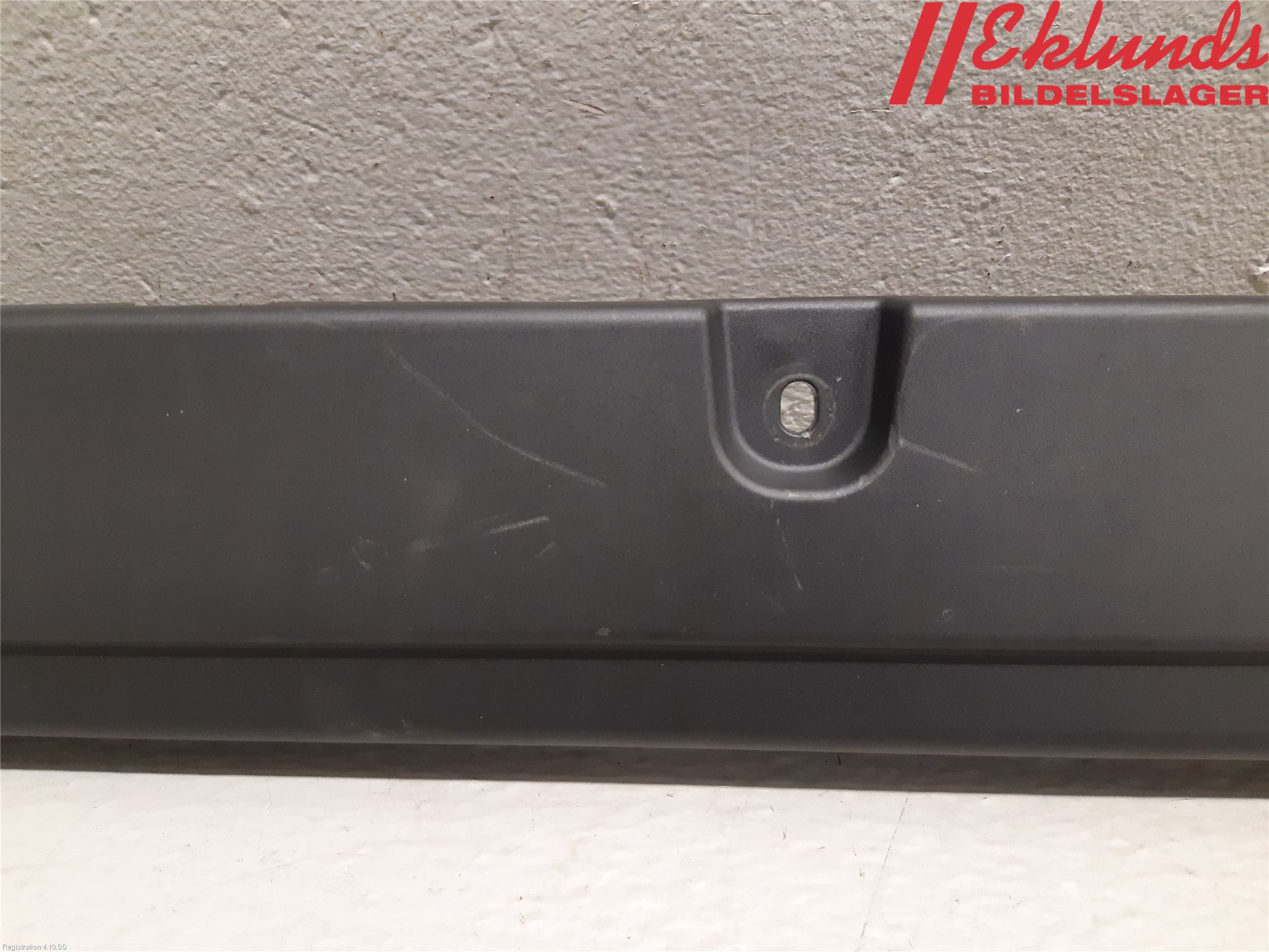 Volvo XC60 18- Täckplast Front