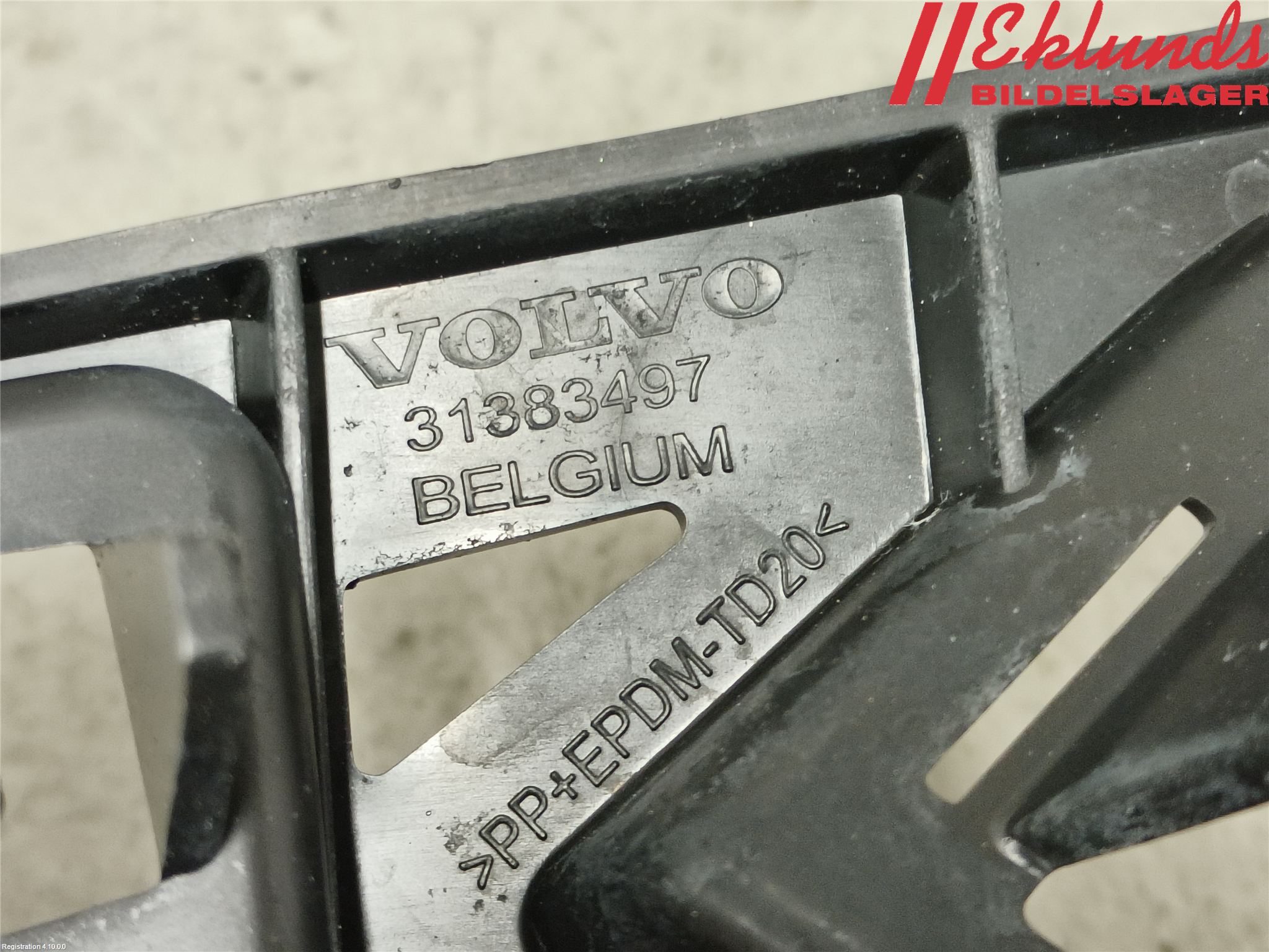 Volvo V90 17->> Stötfångarfäste Fram Vä