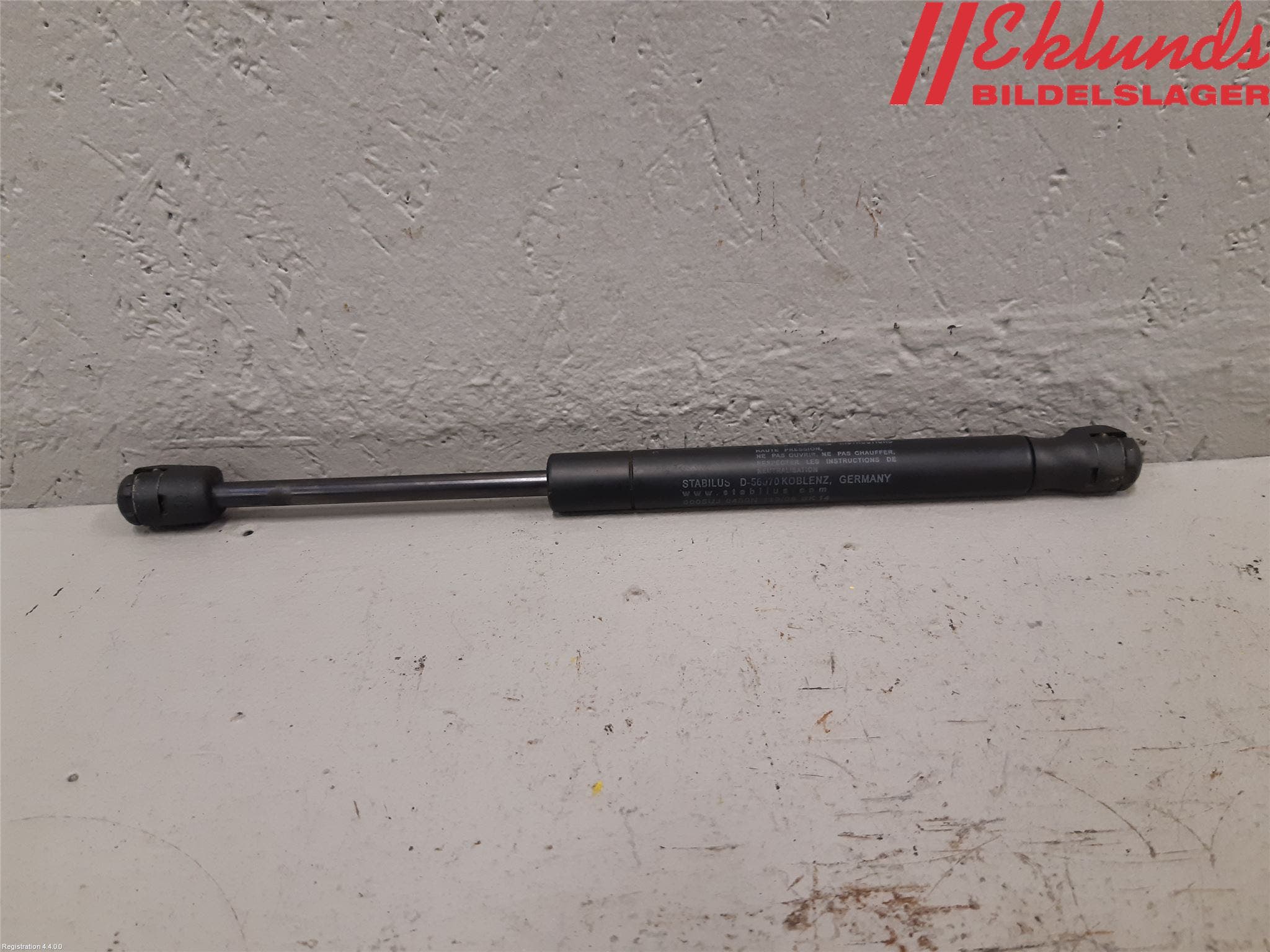 Volvo V70 08-13 Gasfjäder Motorhuv