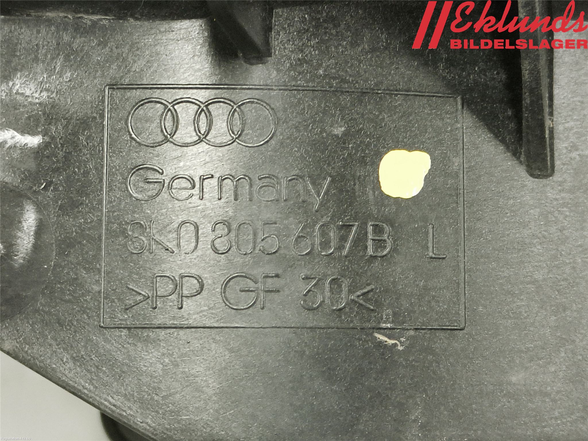 Audi A4/S4 08-11 Strålkastarsarg Vänster