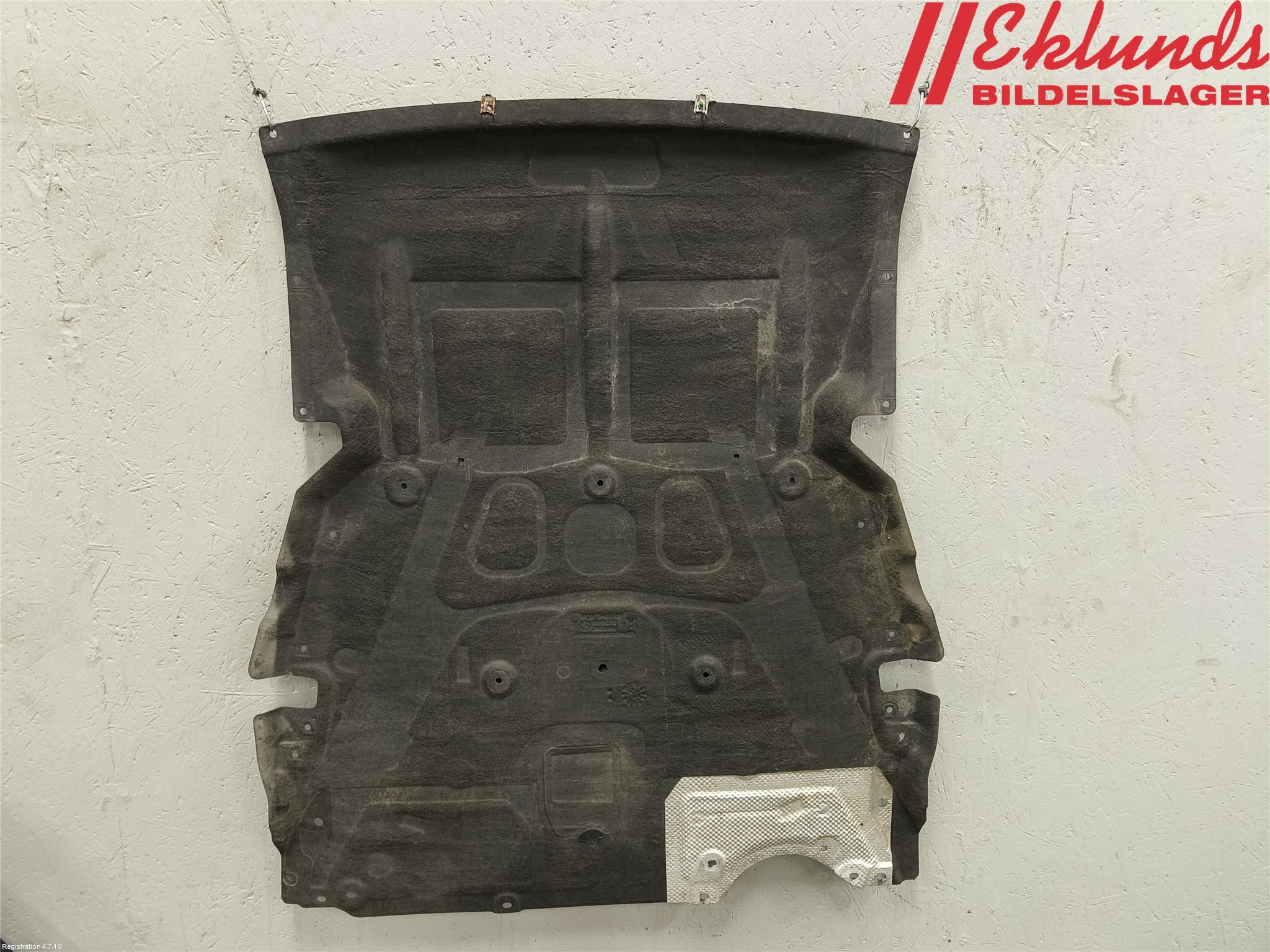 BMW 1 F20/F21 11-19 Hasplåt Plåt-Plast