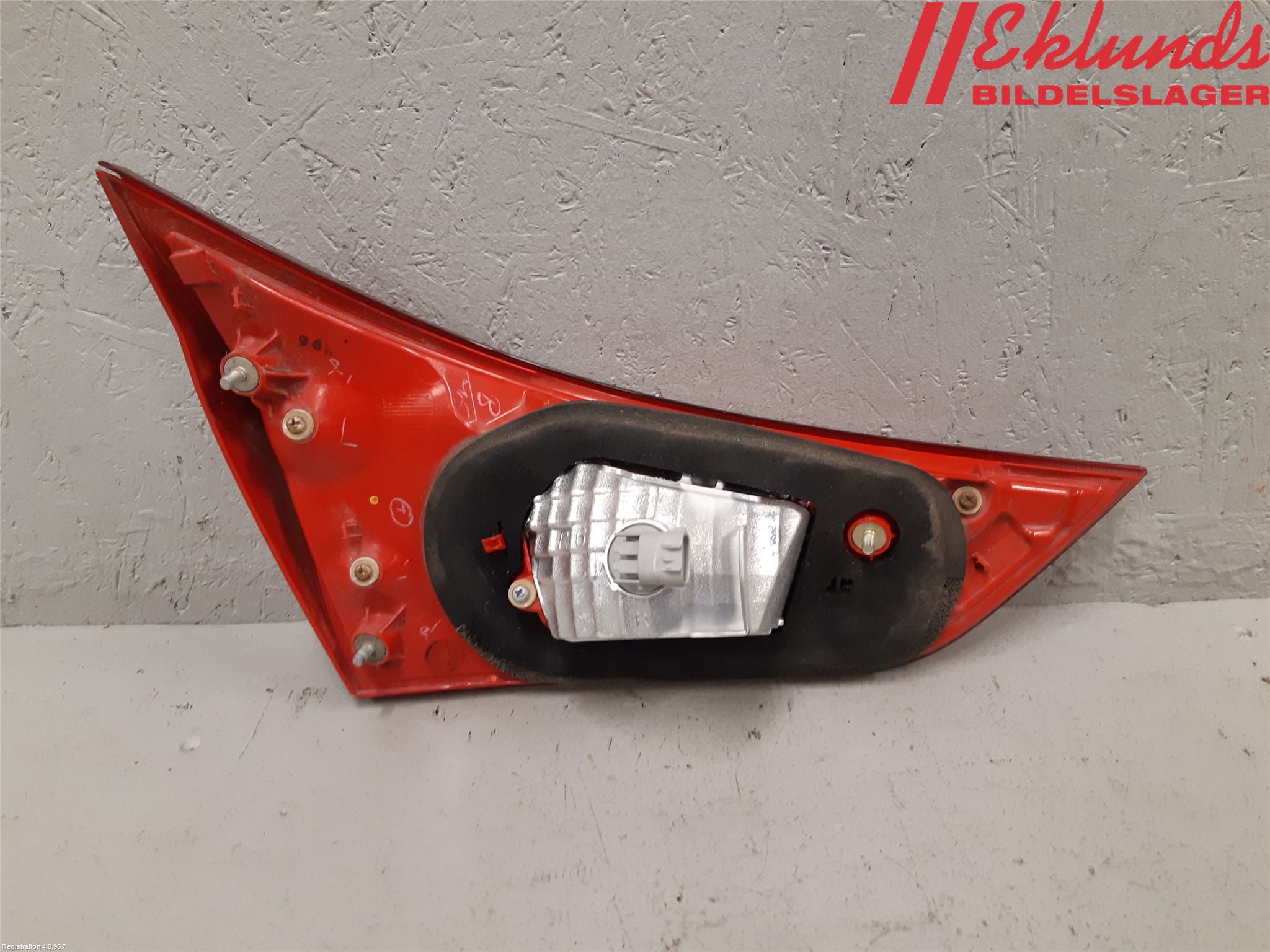 Toyota AURIS 13-19 Bakljus Lucka Hö