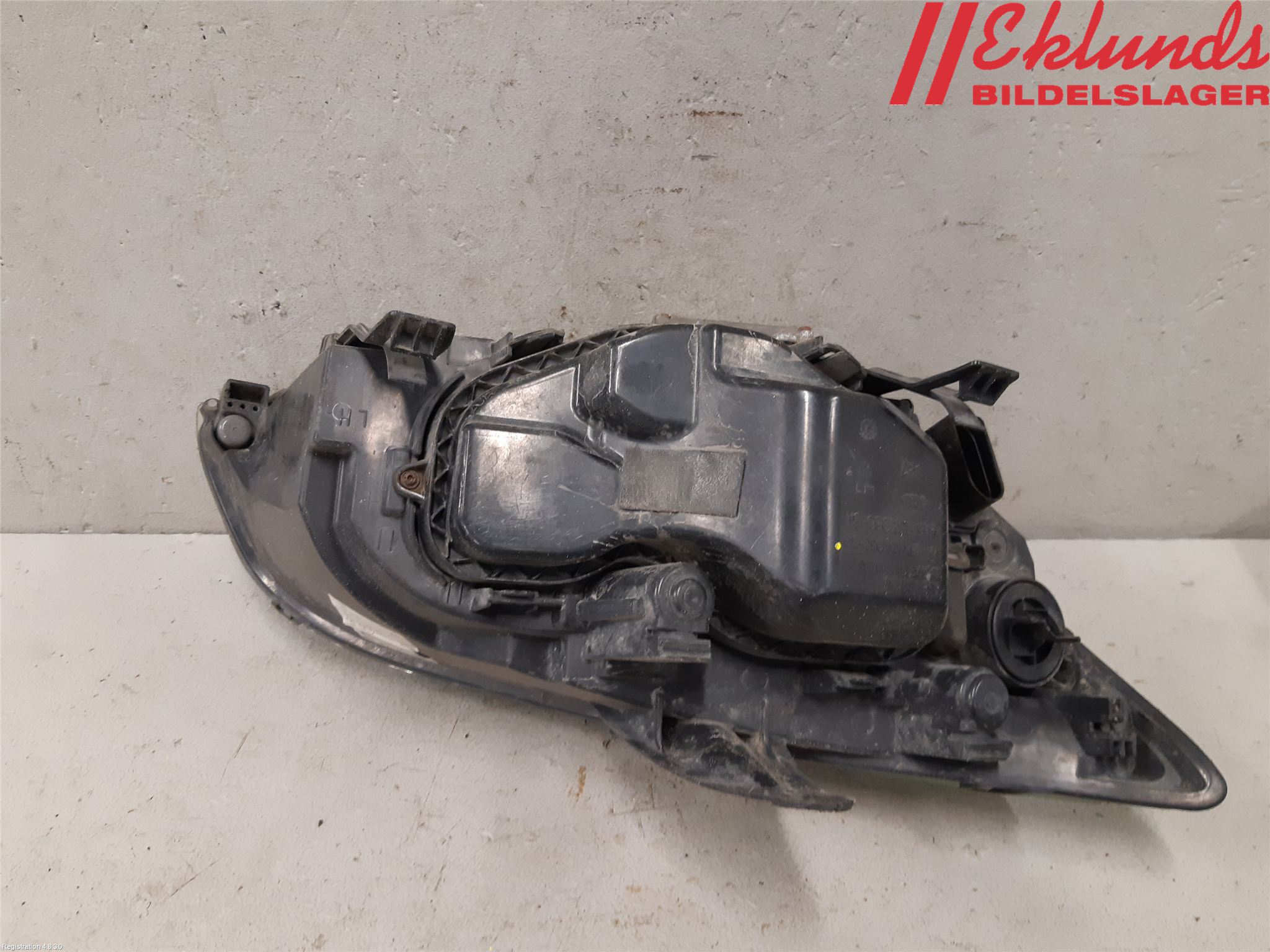 Ford FOCUS     04-07 Strålkastare Vänster