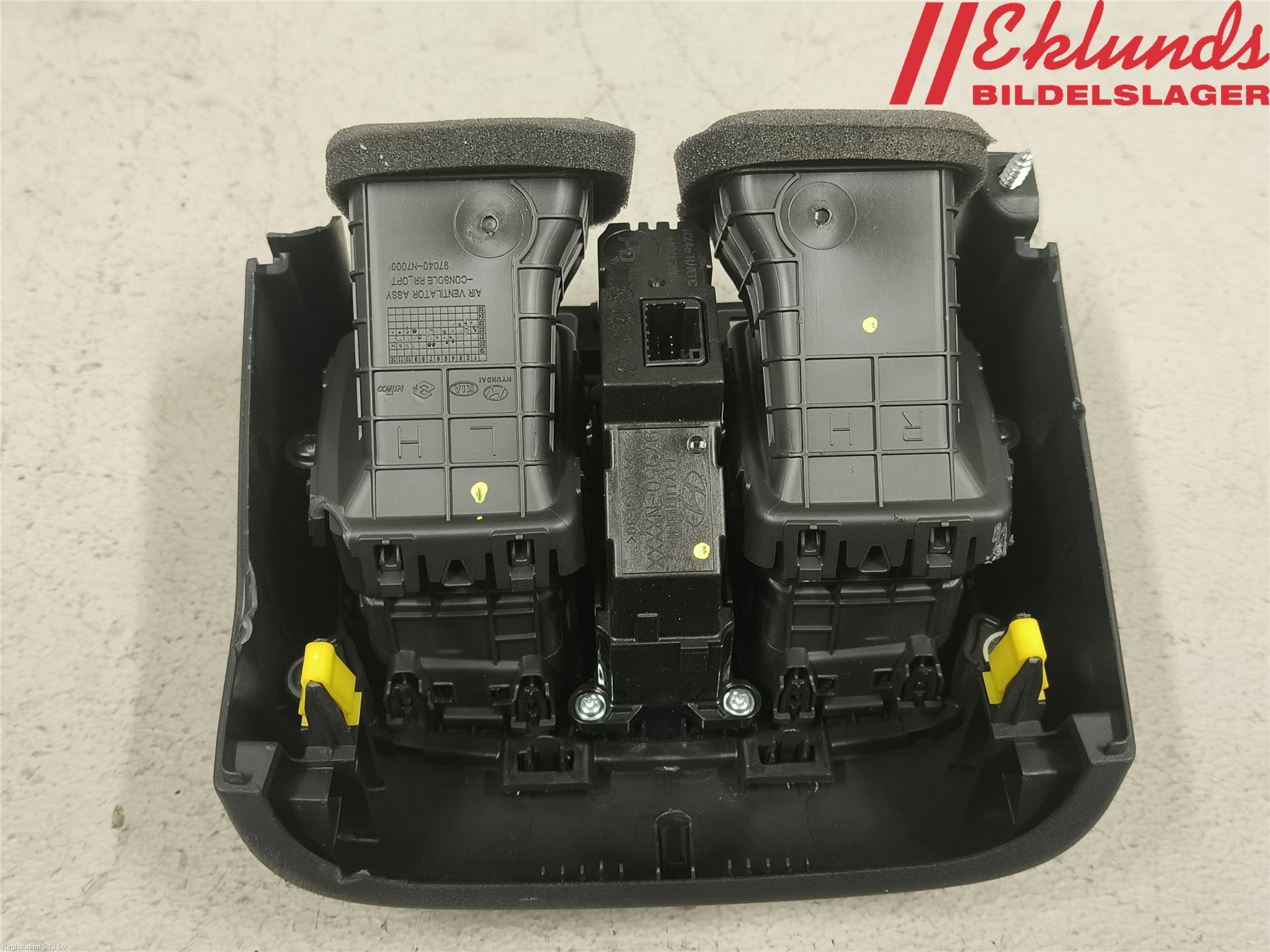 Hyundai TUCSON 05- Defrosterkanal-Munstycke