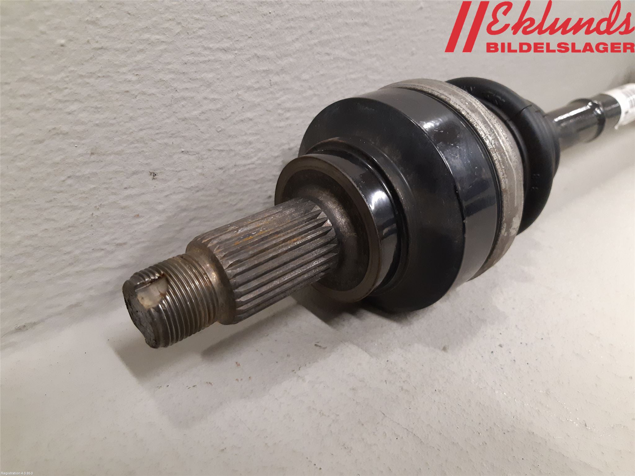 BMW 1 F20/F21 11-19 Drivaxel Bak Vänster