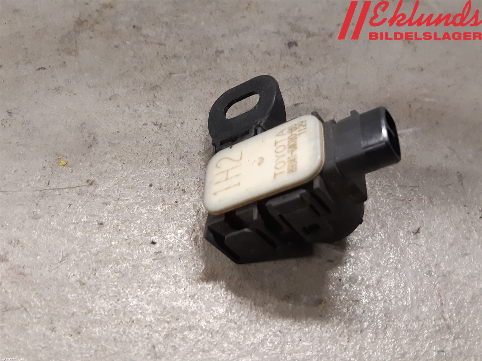 Toyota VERSO 09-18 Parkeringshjälp Frontsensor