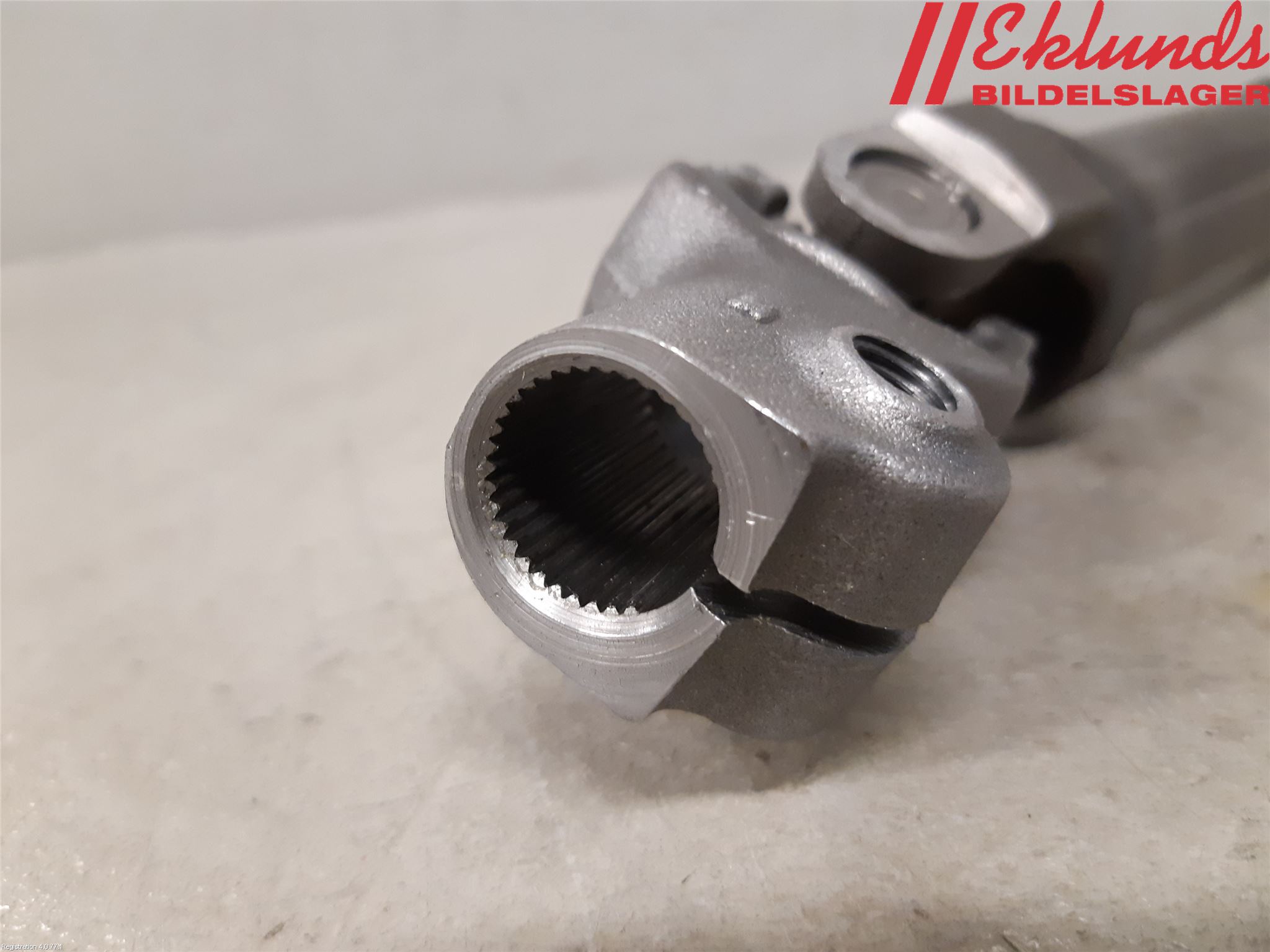 Toyota COROLLA 19- Rattaxelknut