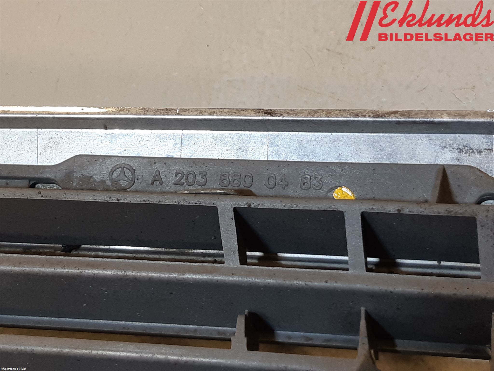 Mercedes-Benz MB C (203) 00-07 Grill Komp