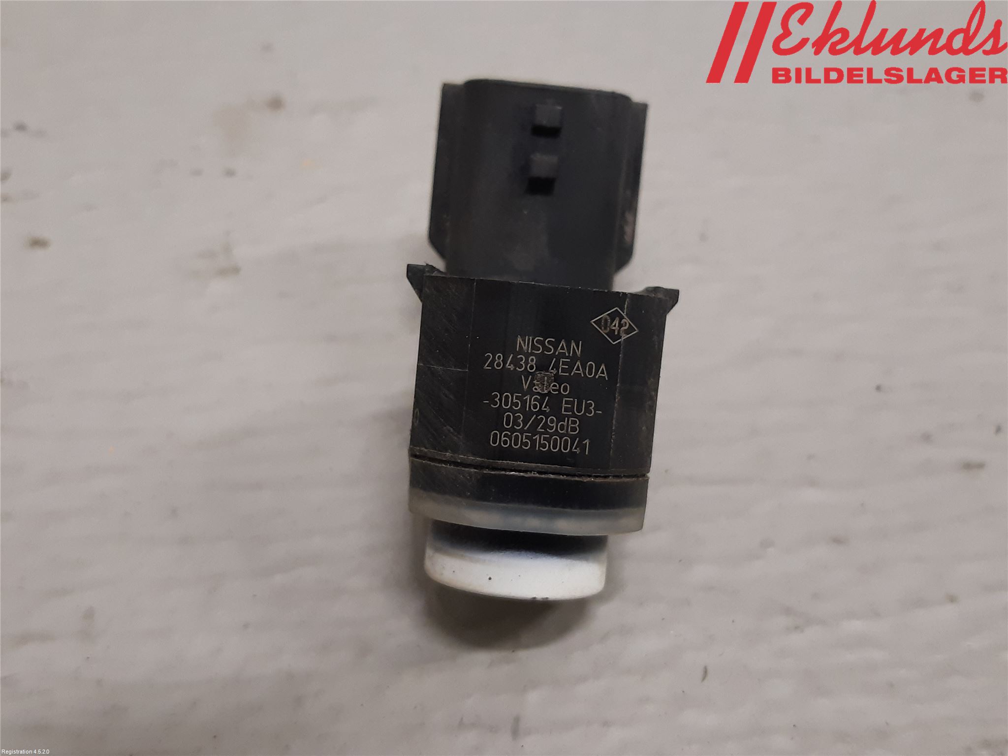Nissan QASHQAI 14-17 Parkeringshjälp Frontsensor