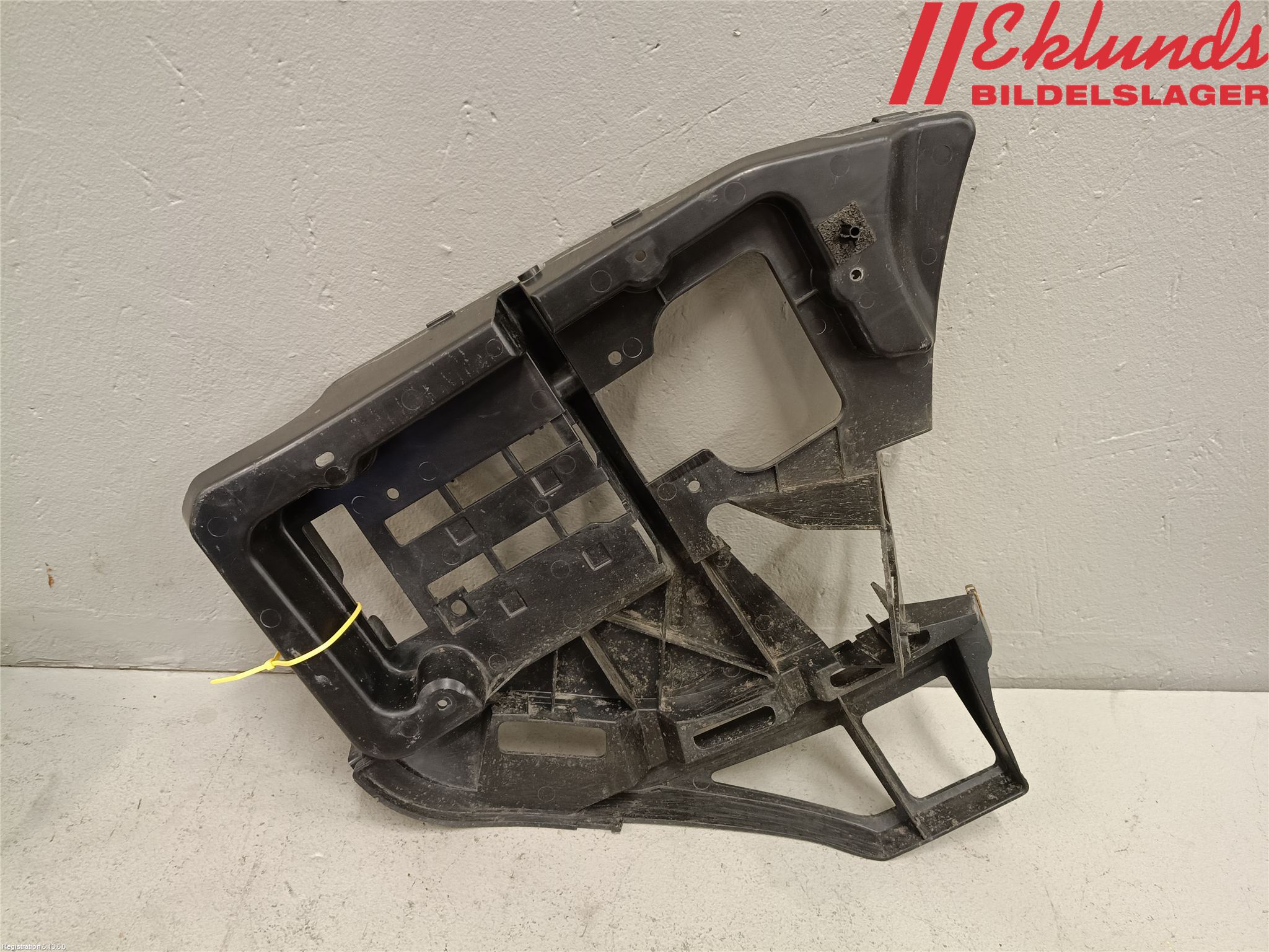 Ford S-MAX 06-15 Stötfångarfäste Bak Vä