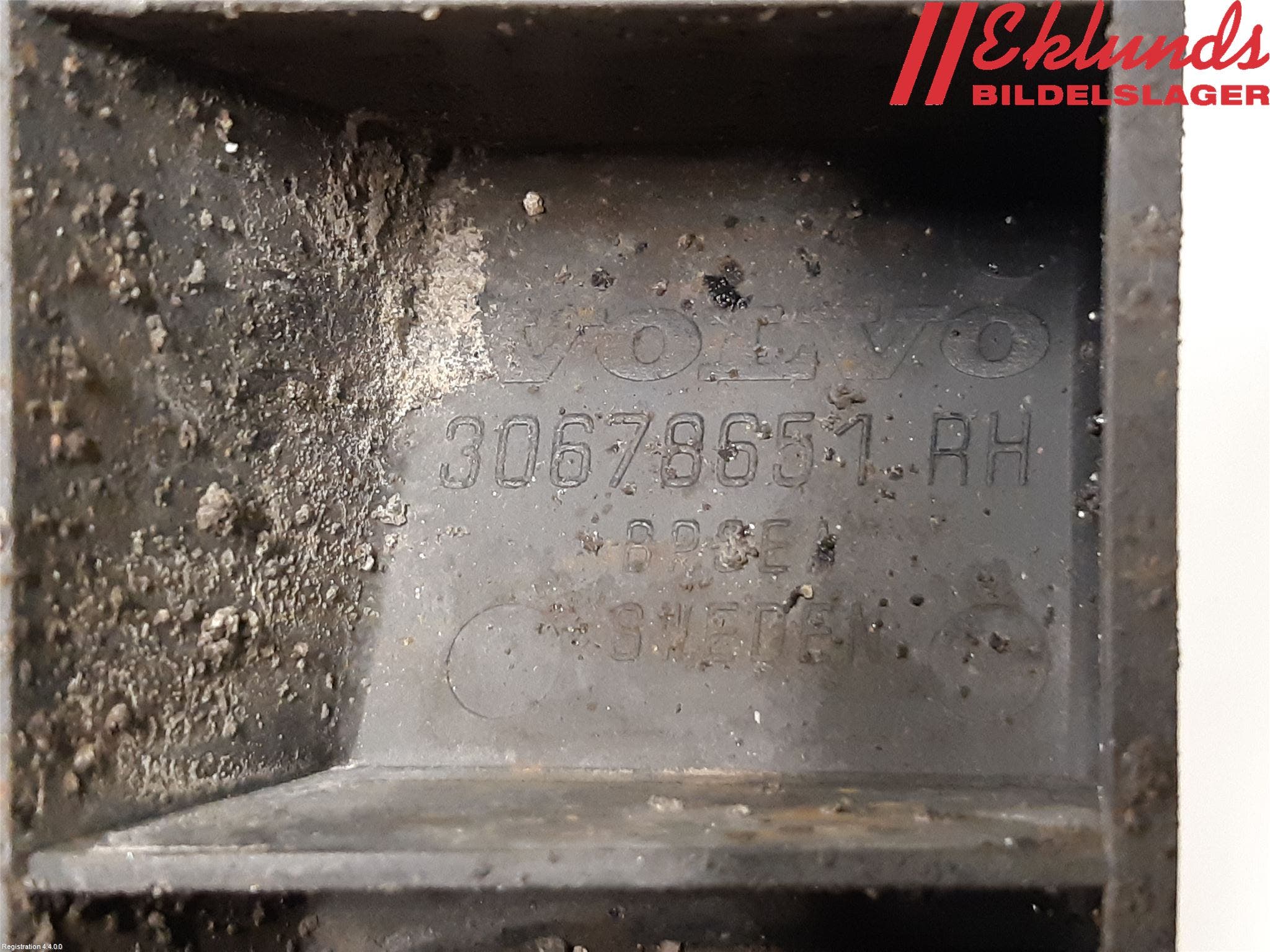 Volvo V70 08-13 Stötfångarfäste Bak Hö