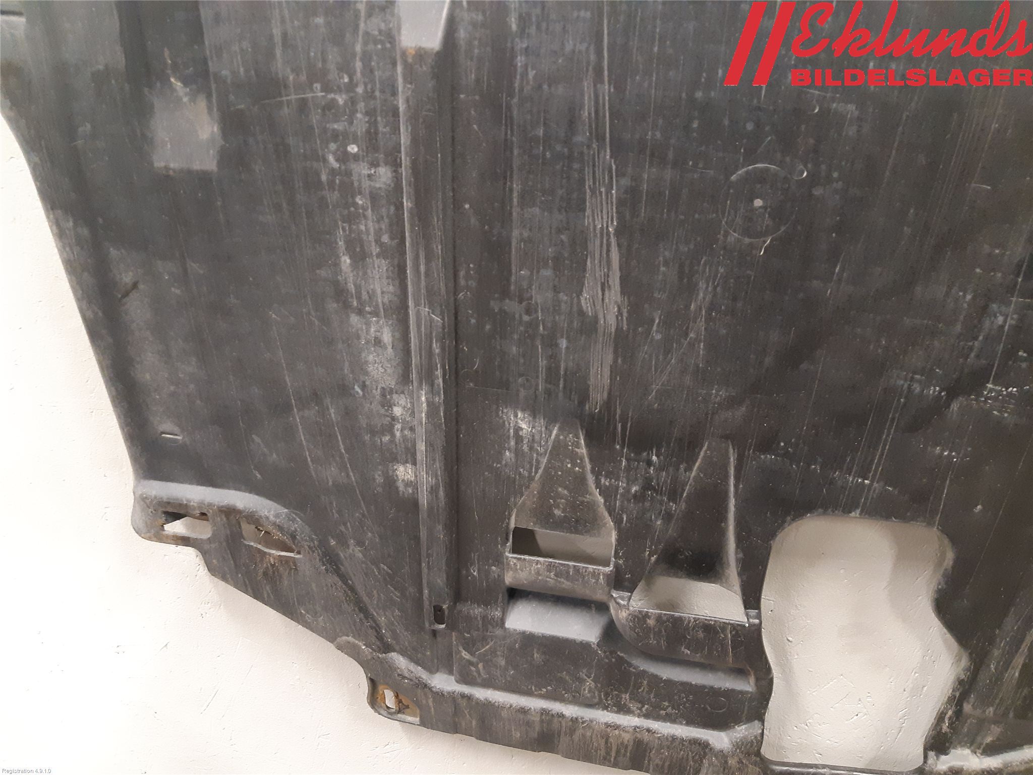 Ford KUGA 08-12 Hasplåt Plåt-Plast