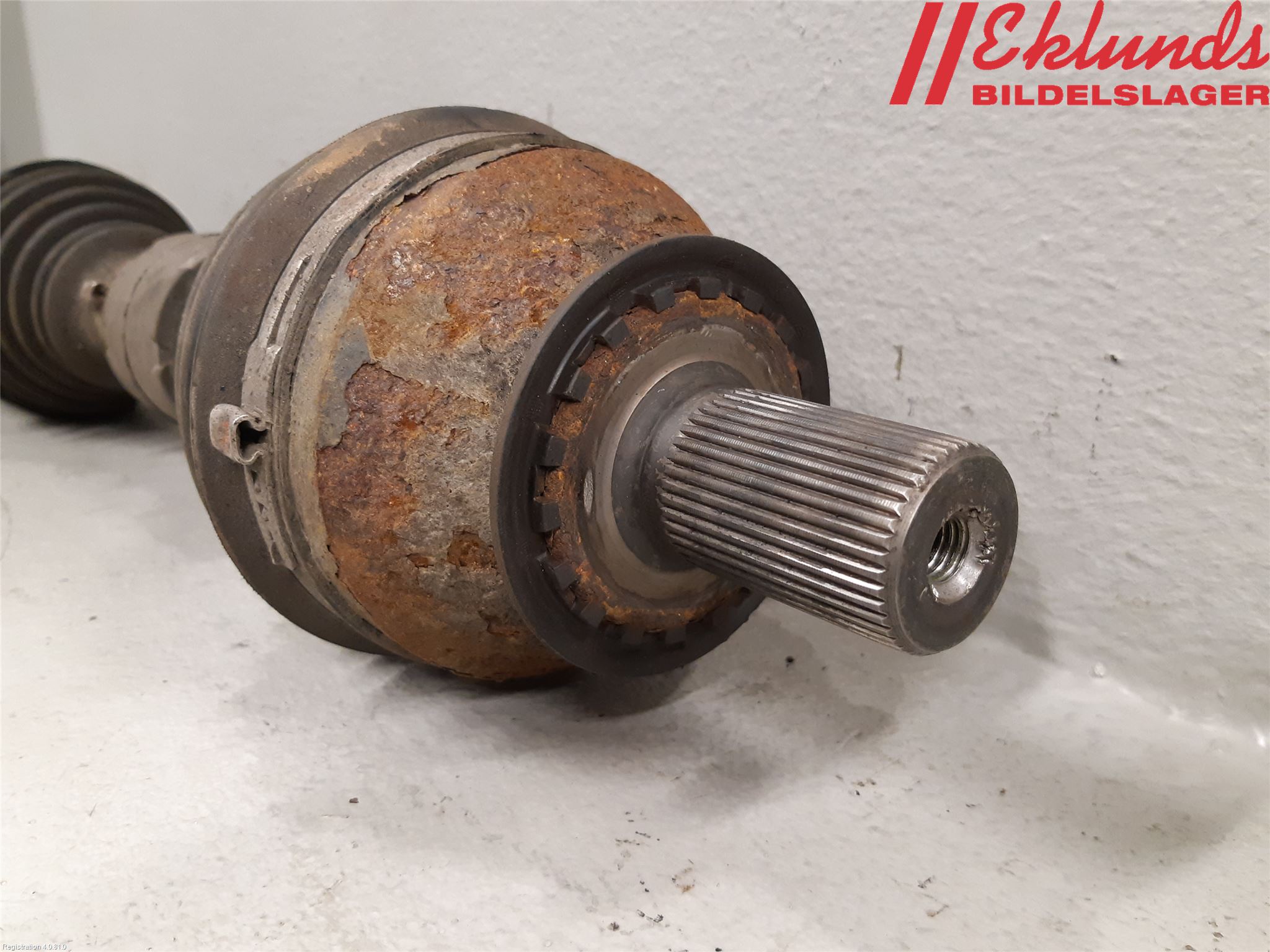 Volvo V70 08-13 Drivaxel Fram Vänster