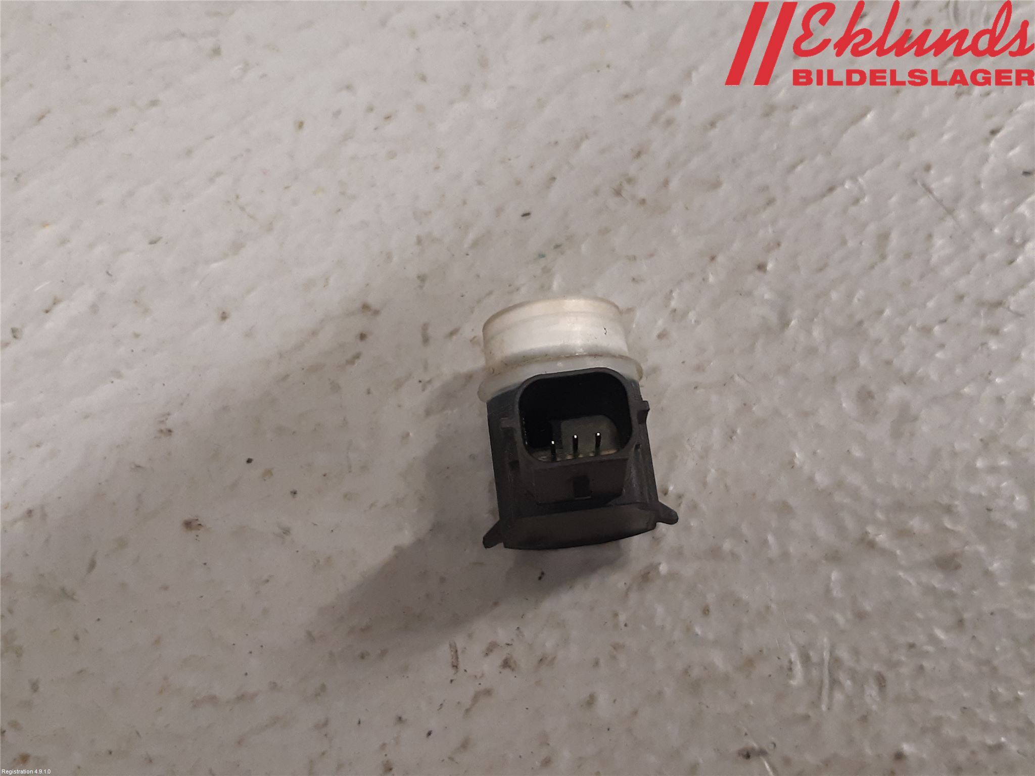 Ford KUGA 17-19 Parkeringshjälp Frontsensor