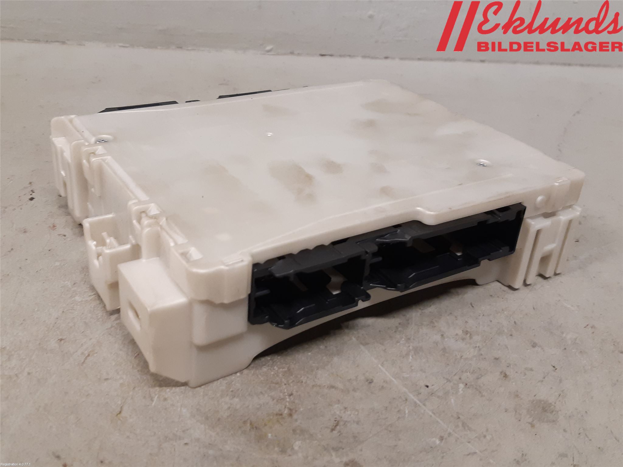 Toyota RAV4 19- Säkringsdosa-Elcentral