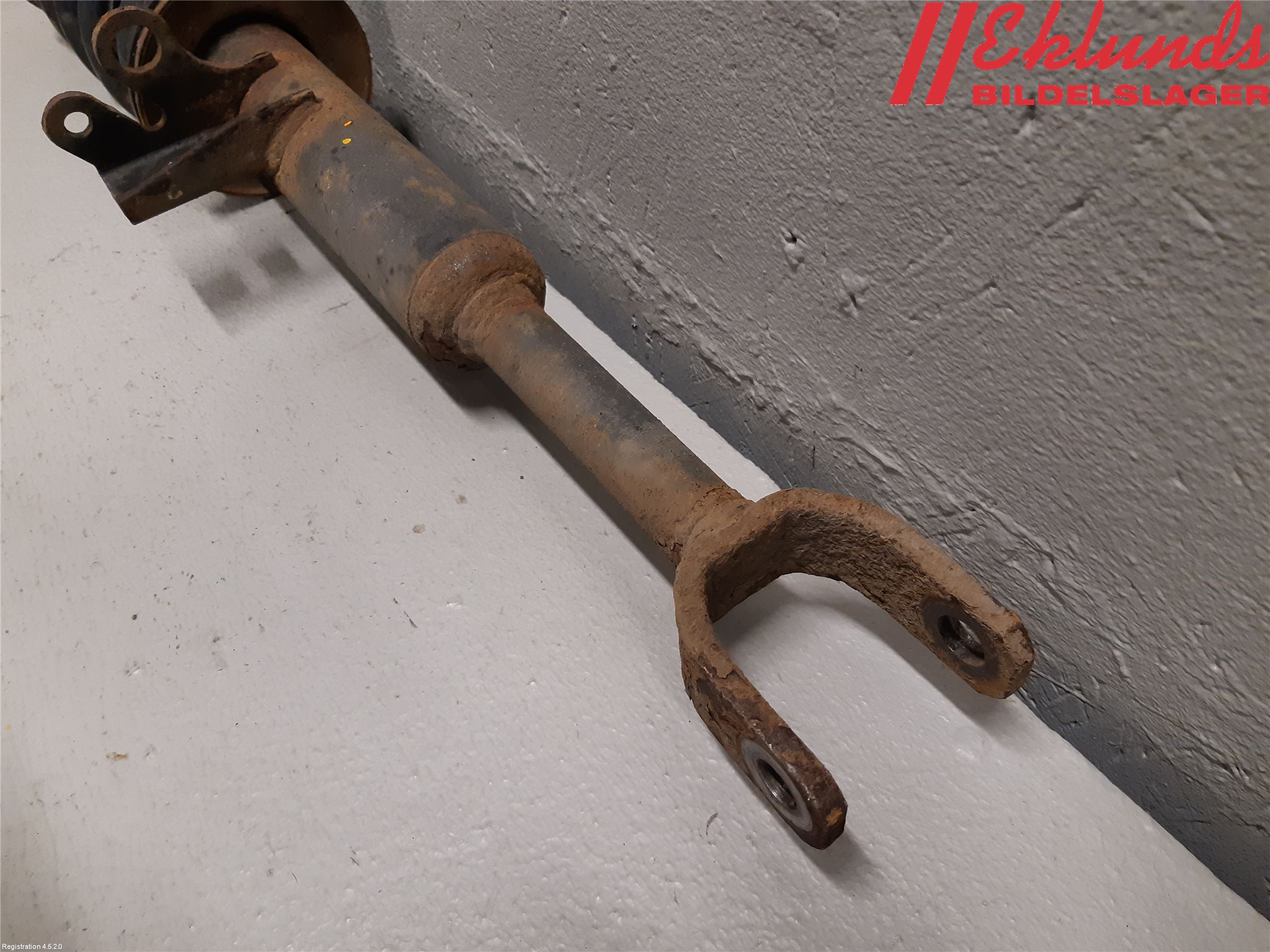 BMW 5 F10/F11/F18 09-17 Fjäderben Fram Vänster