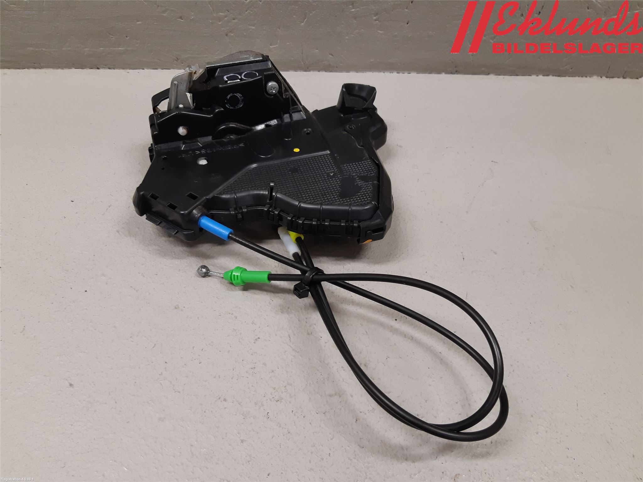 Toyota AURIS 13-19 Låskista-Dörrlås