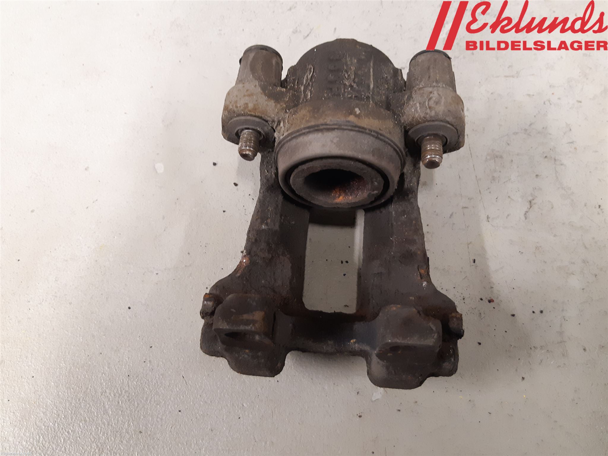 BMW 3 F30/F31/F80 12-19 Bromsok Bak Höger