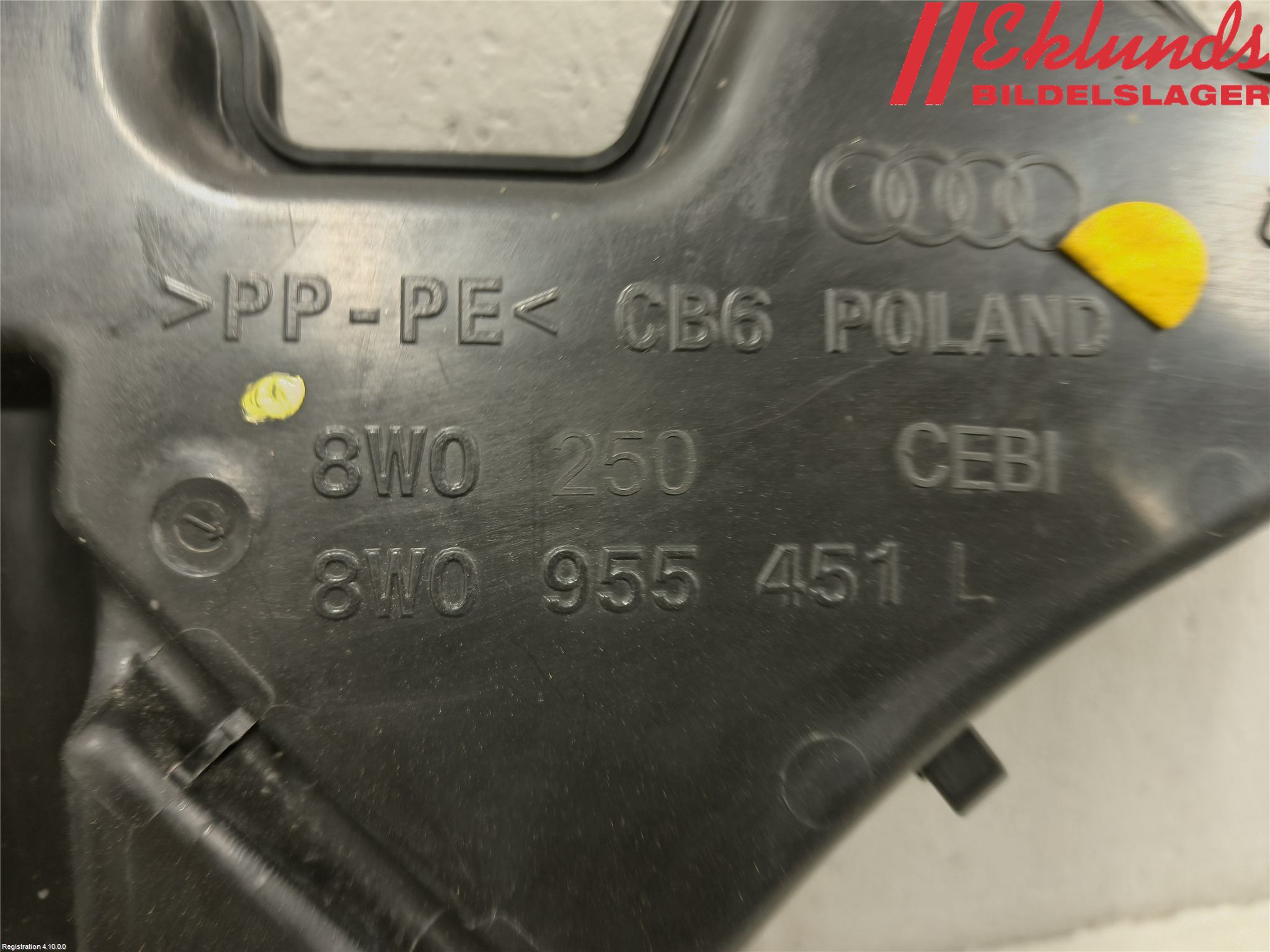 Audi A4/S4 B9 20- Spolartank Vindruta