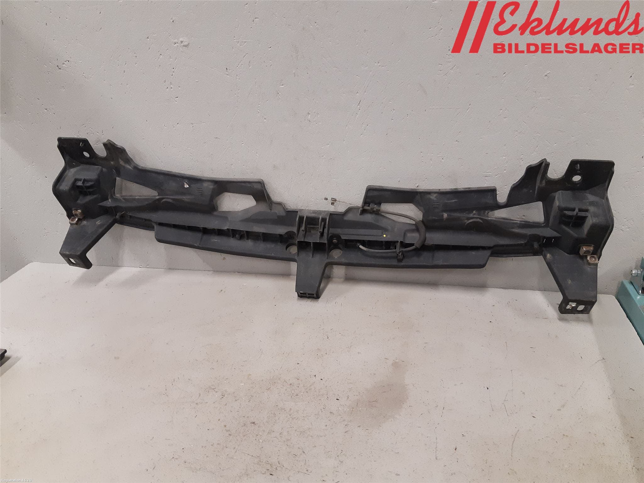 Peugeot 508 11-18 Front Huvlåsplåt-Balk