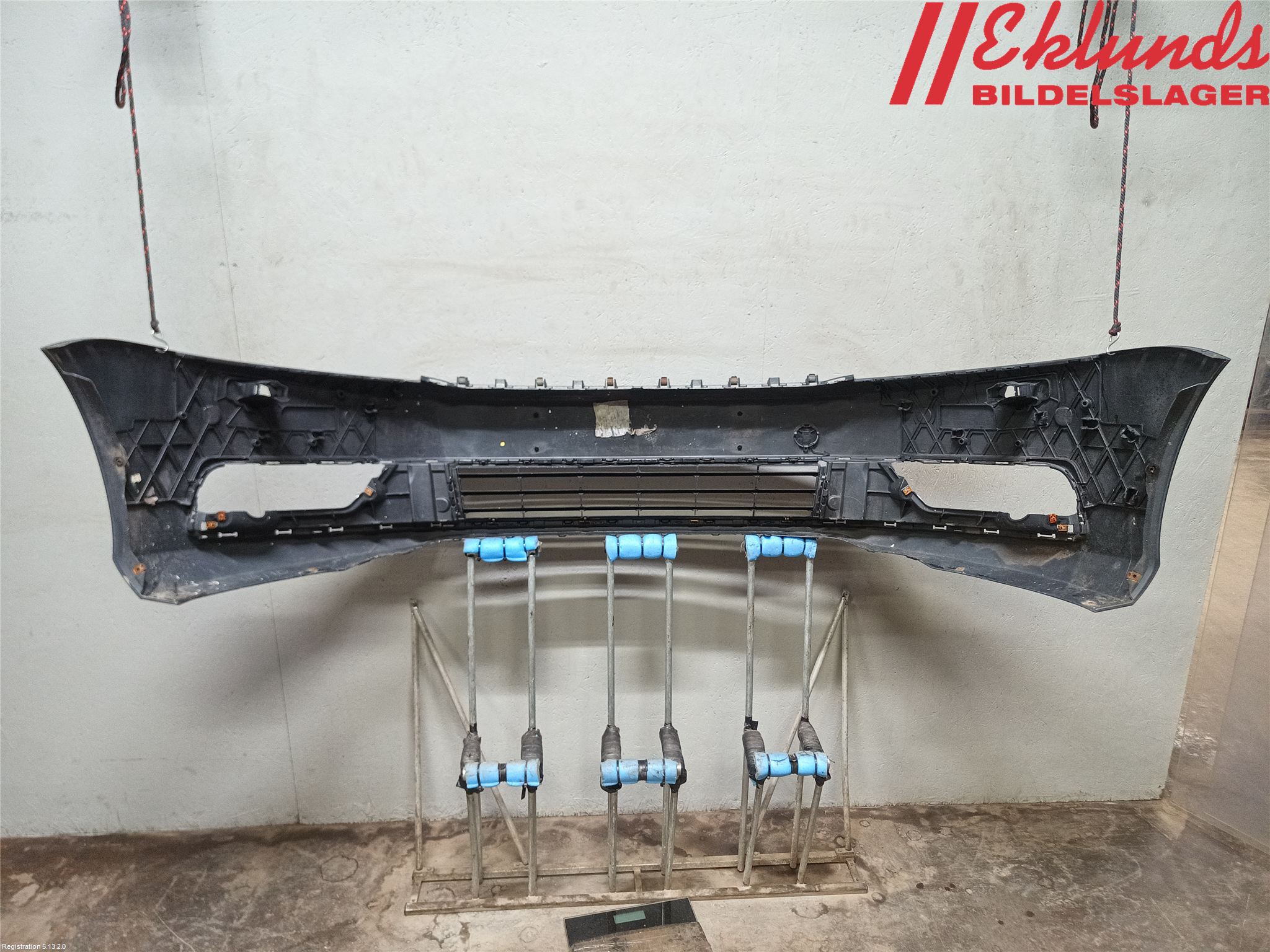 Volkswagen VW PASSAT 11-14 Stötfångarbeklädnad Fram