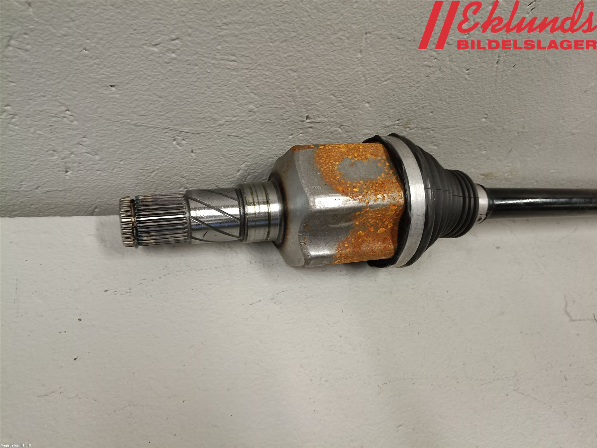 Tesla MODEL Y 21- Drivaxel Bak Vänster