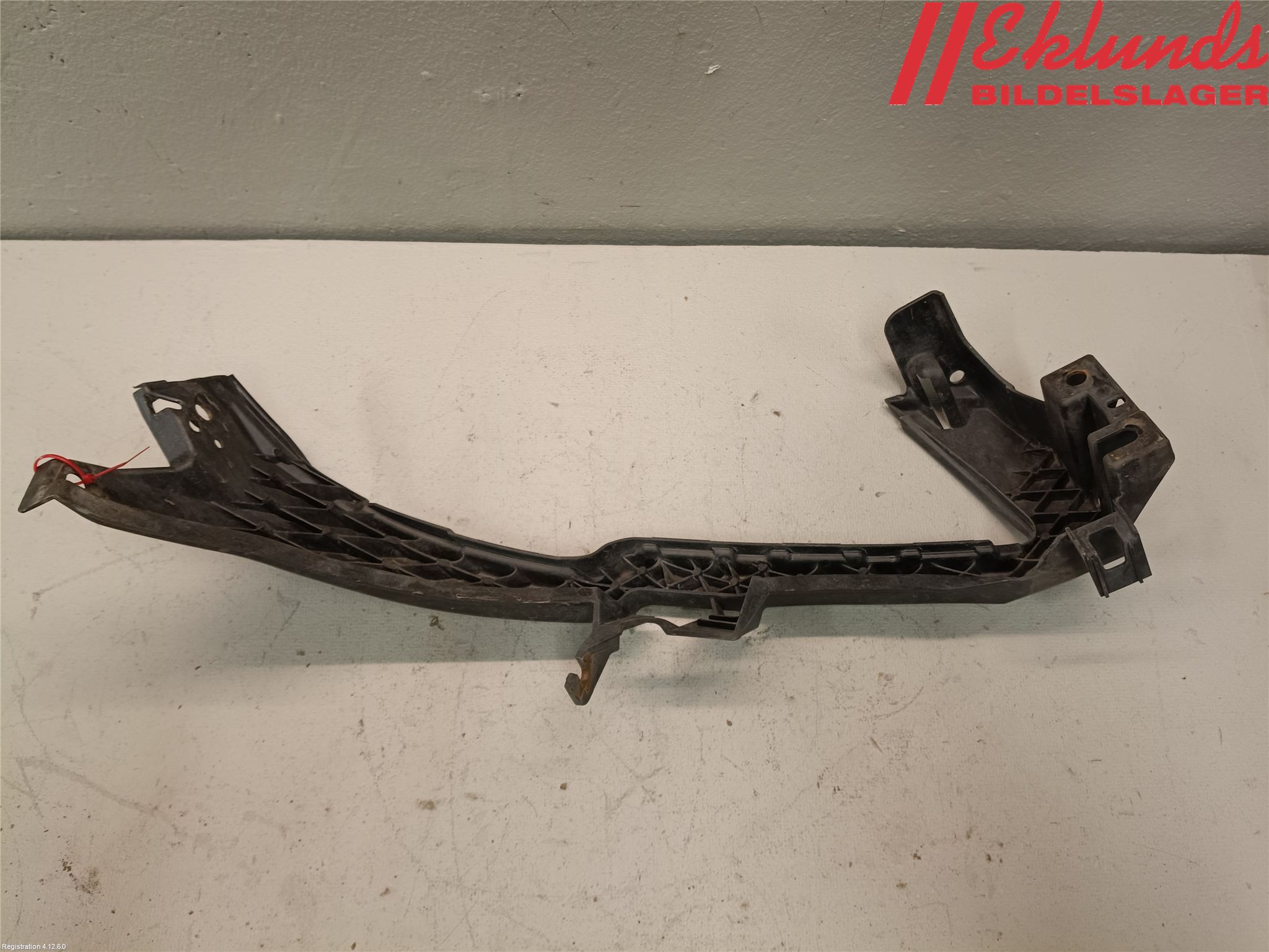 Subaru OUTBACK 10-15 Strålkast Fästsarg
