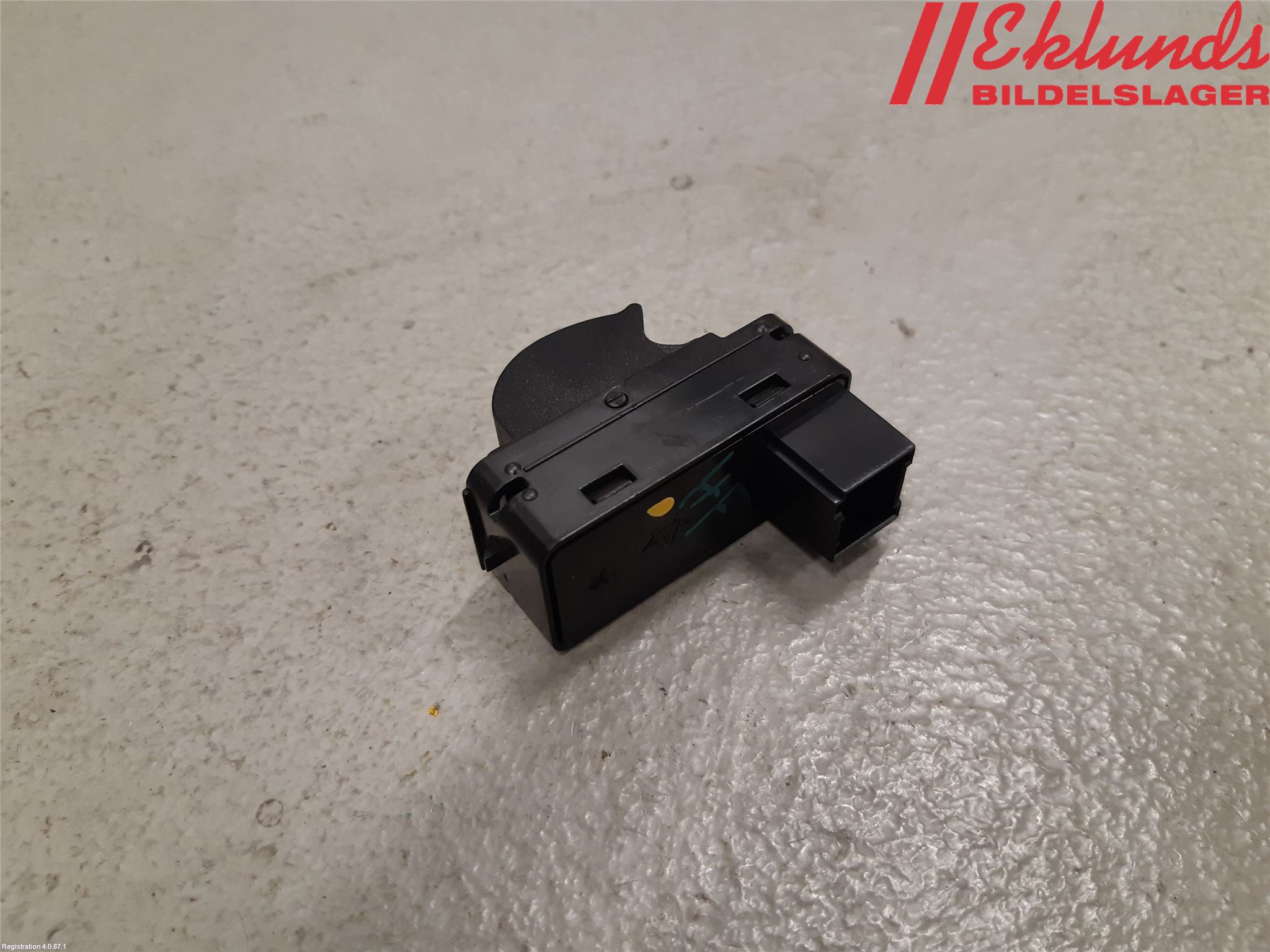 Iveco DAILY 14->> Strömställare Elhiss