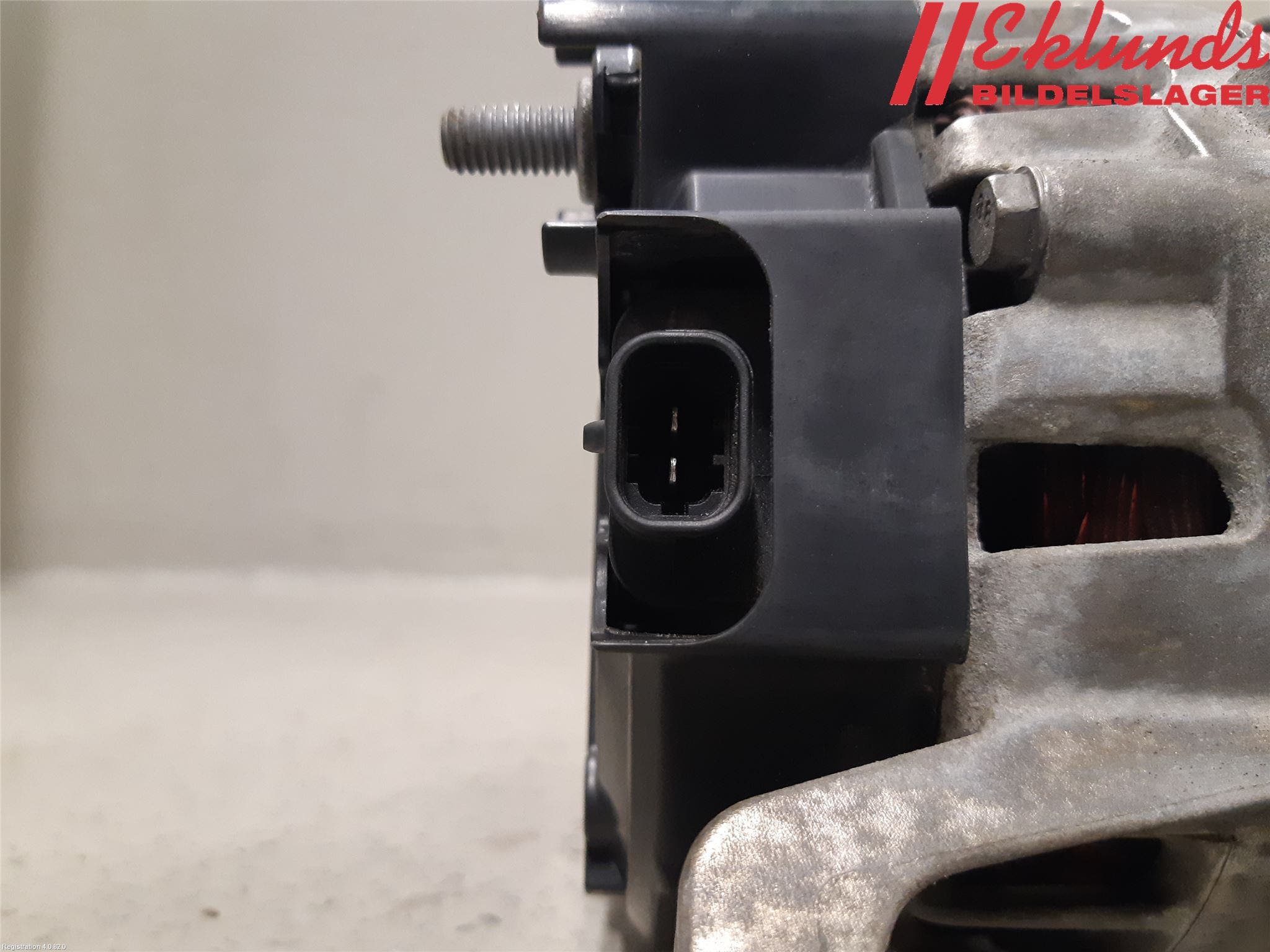 Opel ASTRA J 10-15 Generator