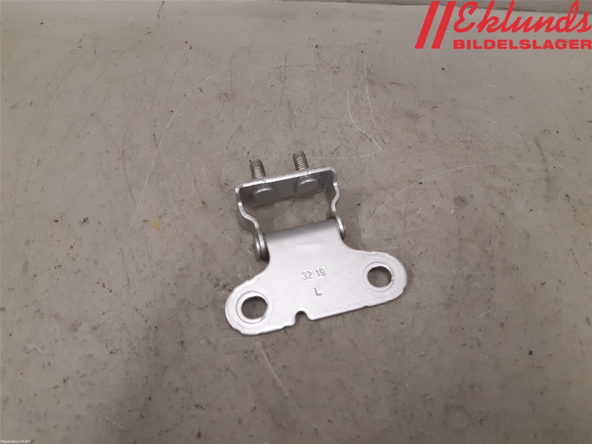 Toyota COROLLA 19- Bakluckegångjärn Vä