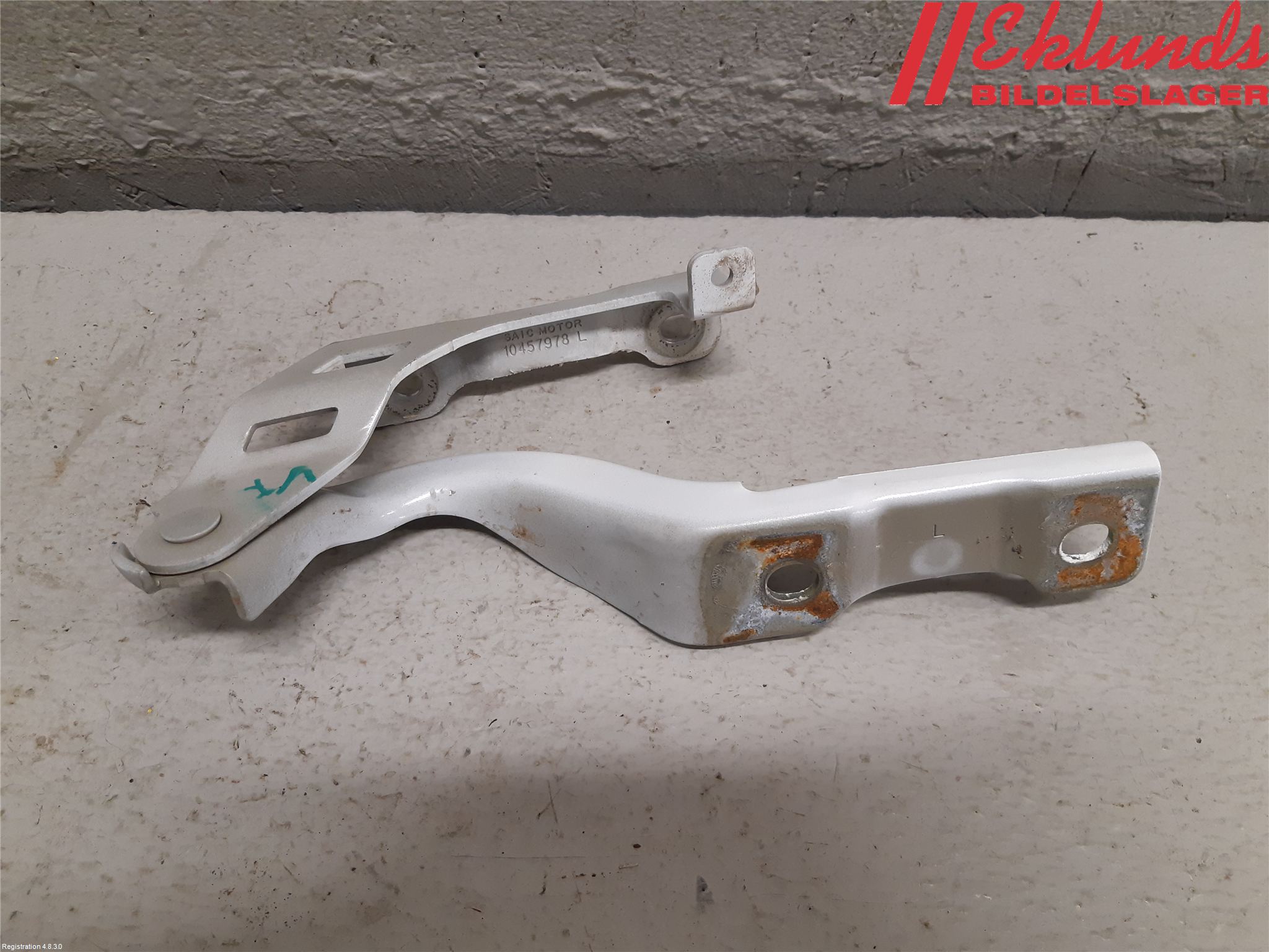 MG ZS EV 20- Huvgångjärn