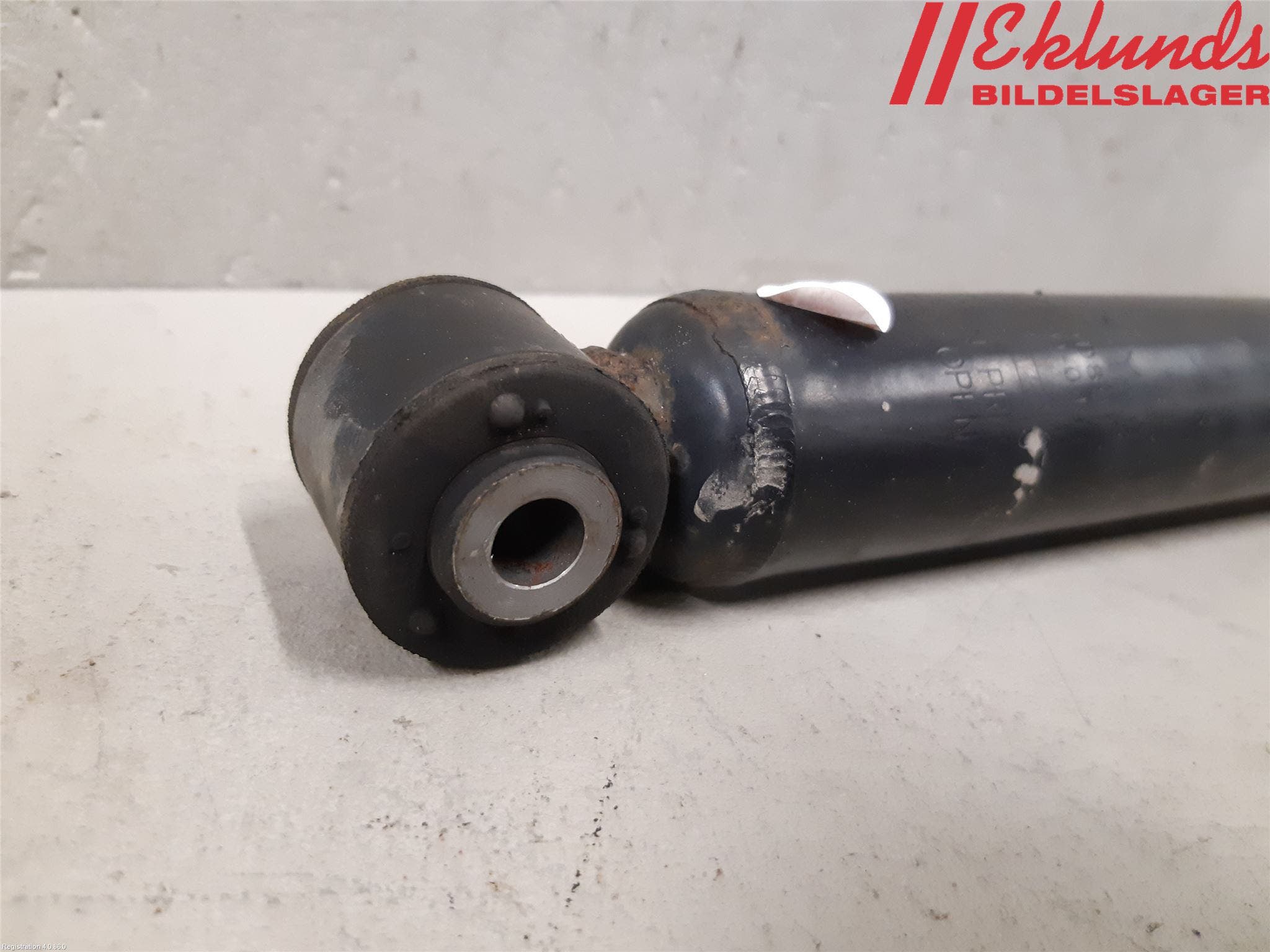 Toyota YARIS XP130 15-20 Stötdämpare Bak