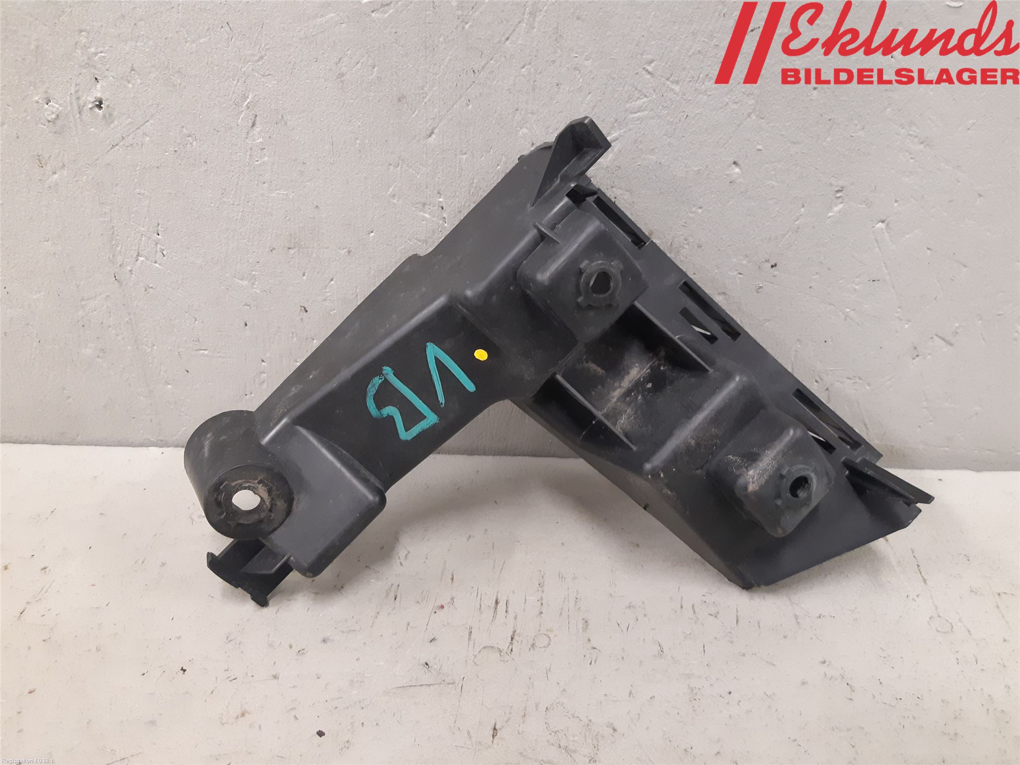 Volvo V70 08-13 Stötfångarfäste Bak Vä