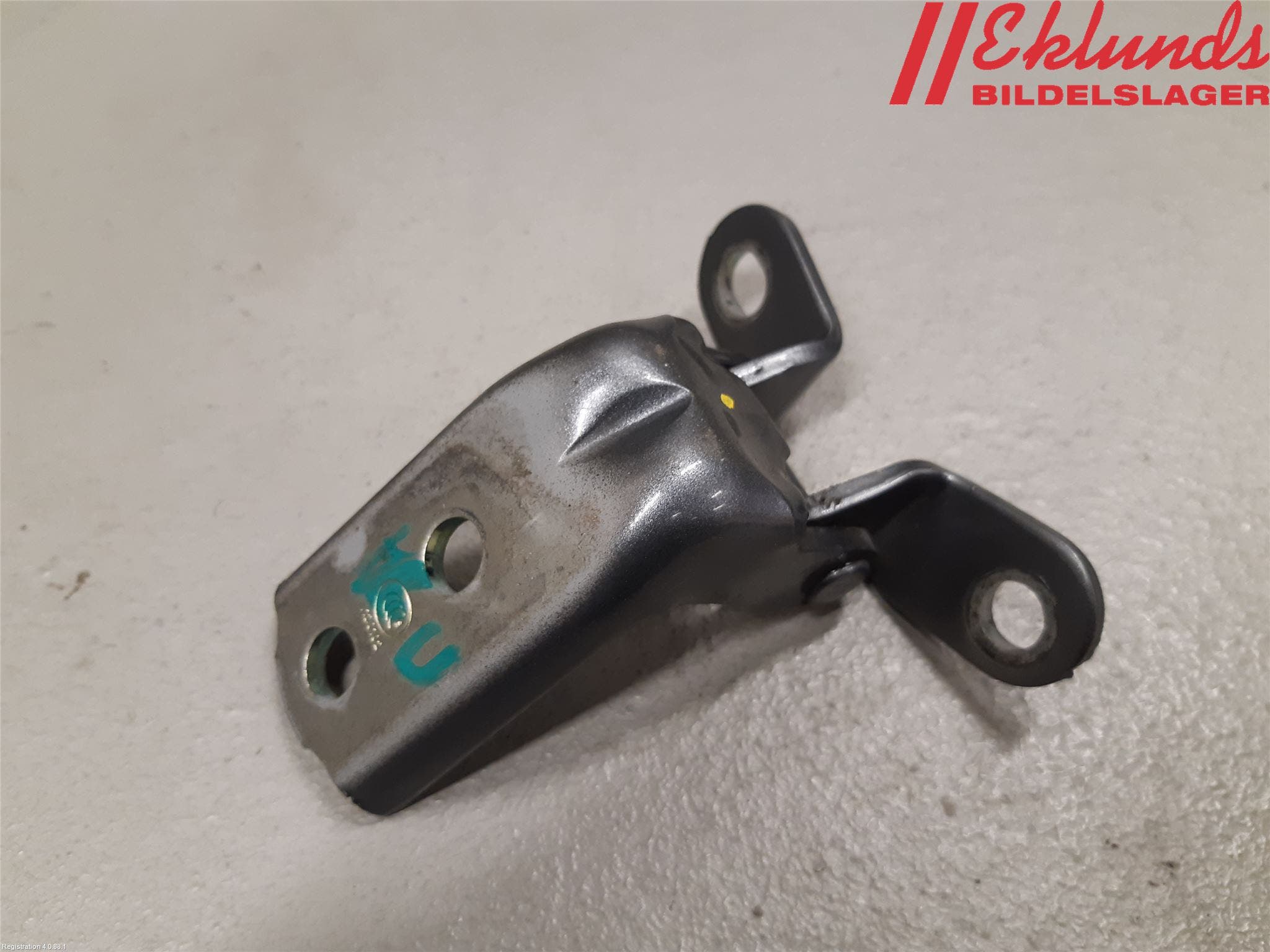 Hyundai SANTA FE 13-18 Dörrgångjärn