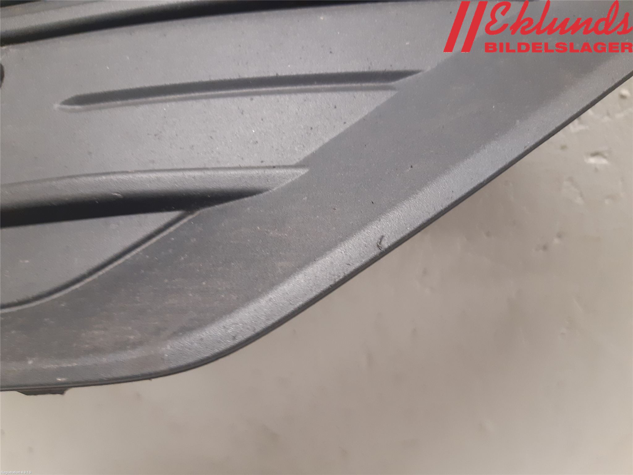 Volvo V60 19- Dimljussarg Fram