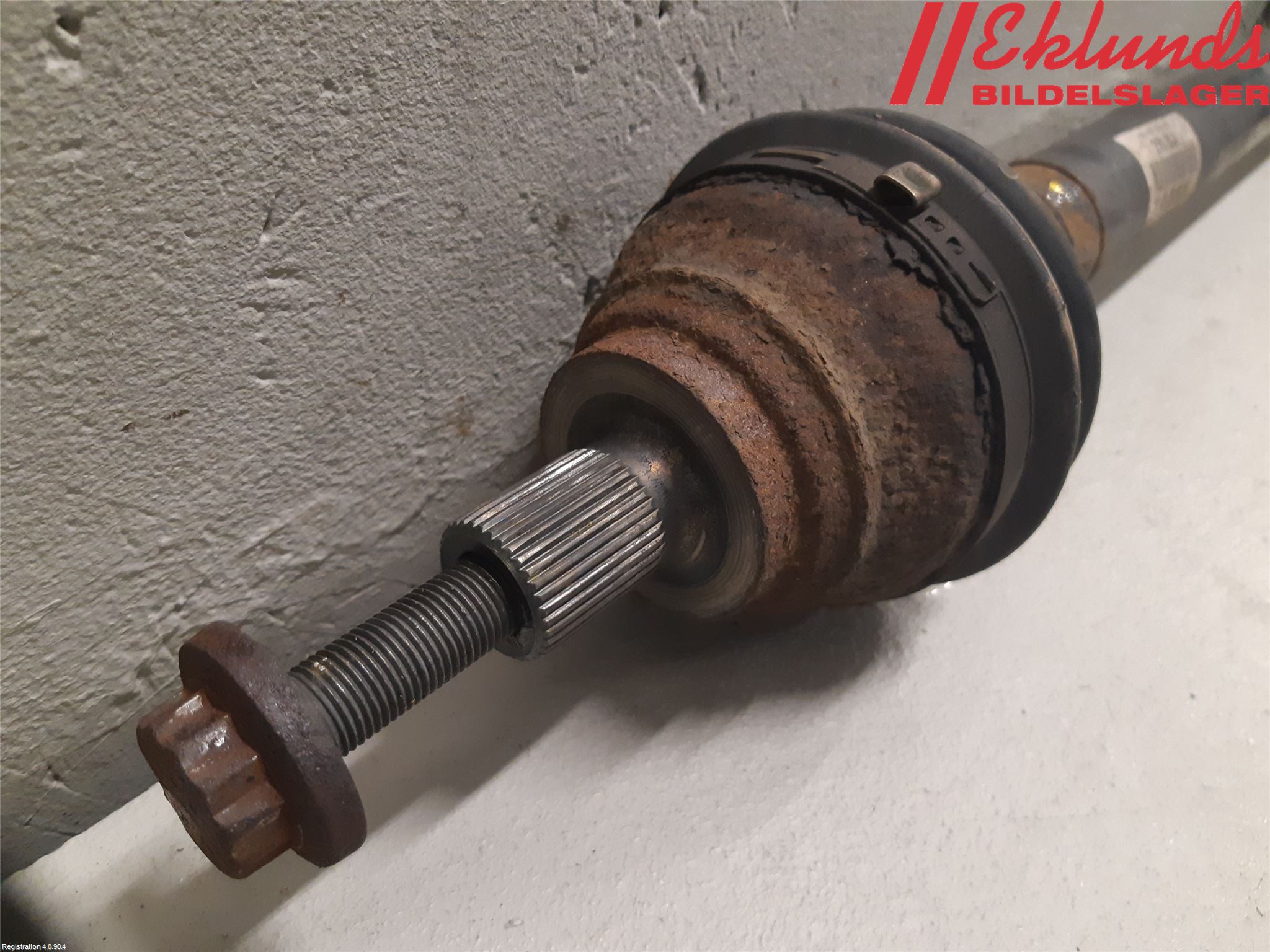 Volkswagen VW PASSAT 11-14 Drivaxel Fram Höger