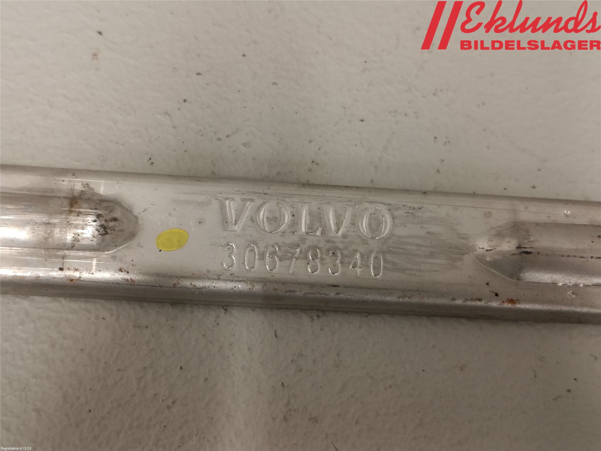 Volvo XC70 14-16 Strålkast Fästsarg