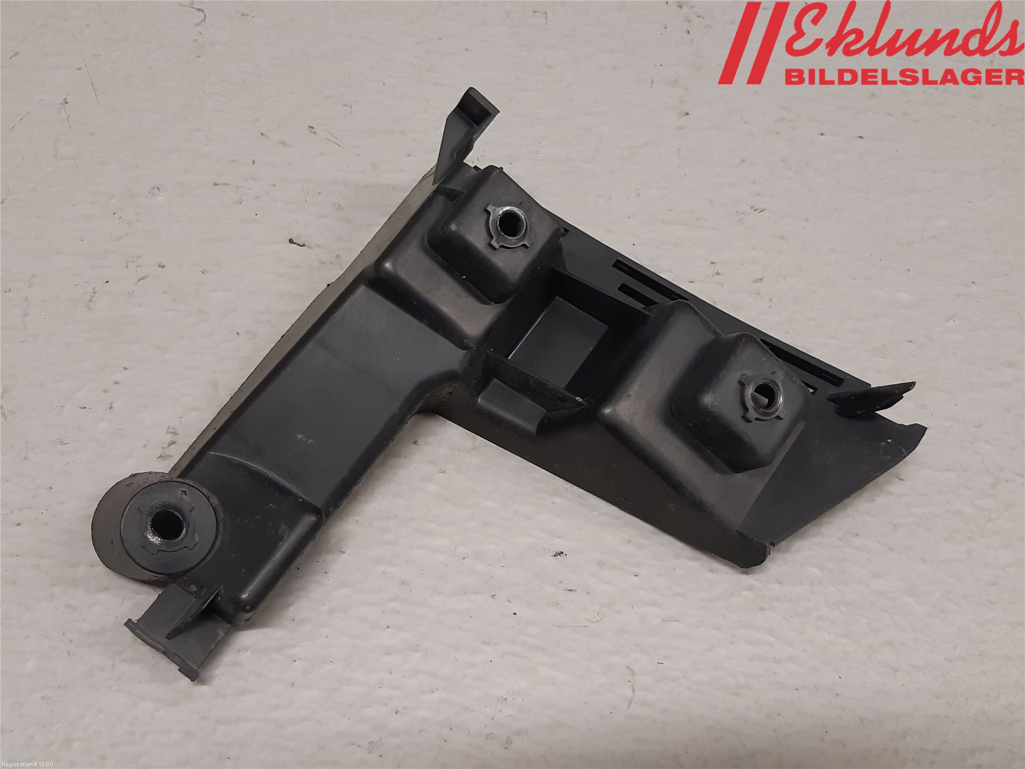 Volvo V70 08-13 Stötfångarfäste Bak Vä