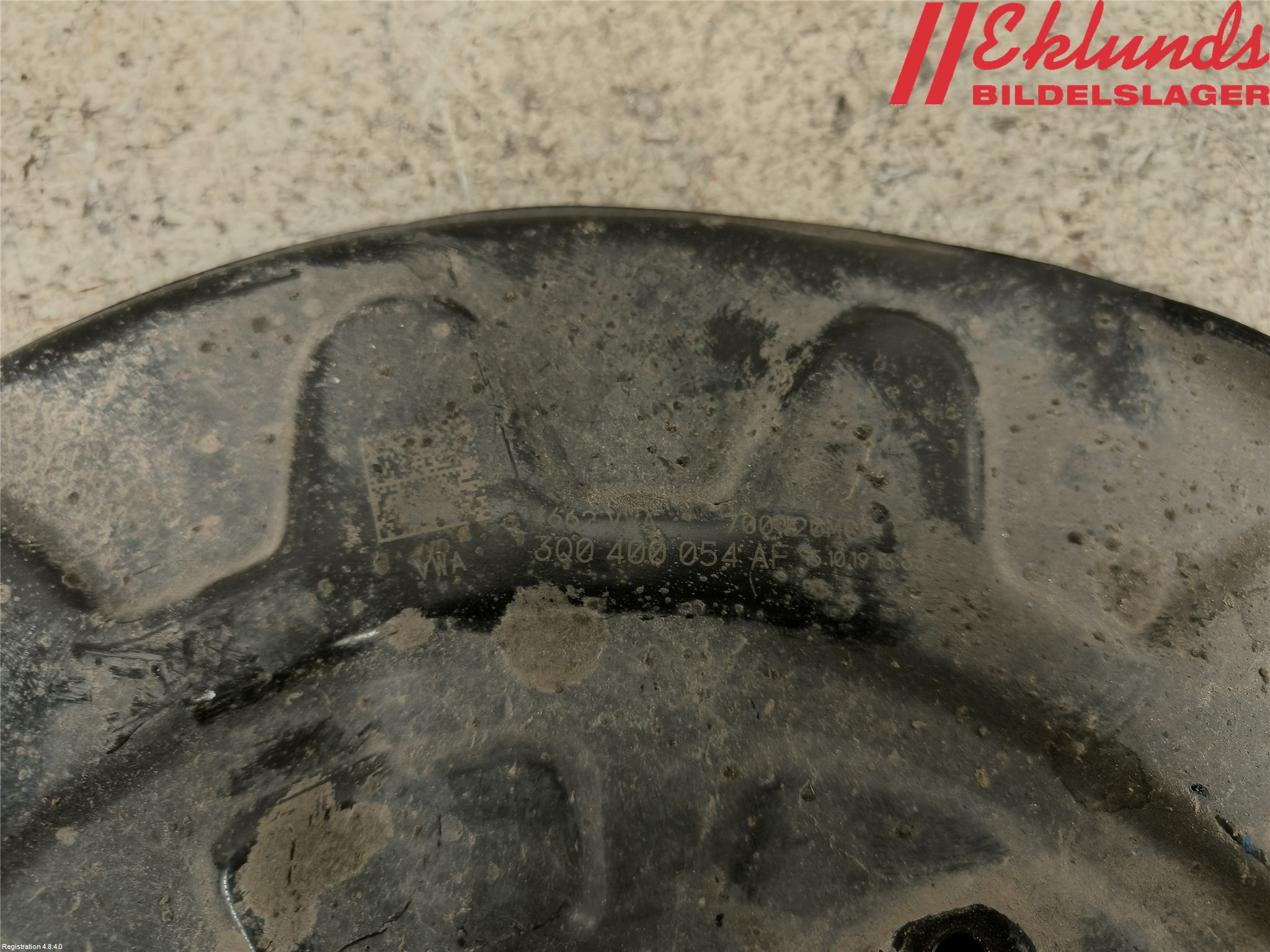 Volkswagen VW PASSAT 20-24 Bromssköld Fram