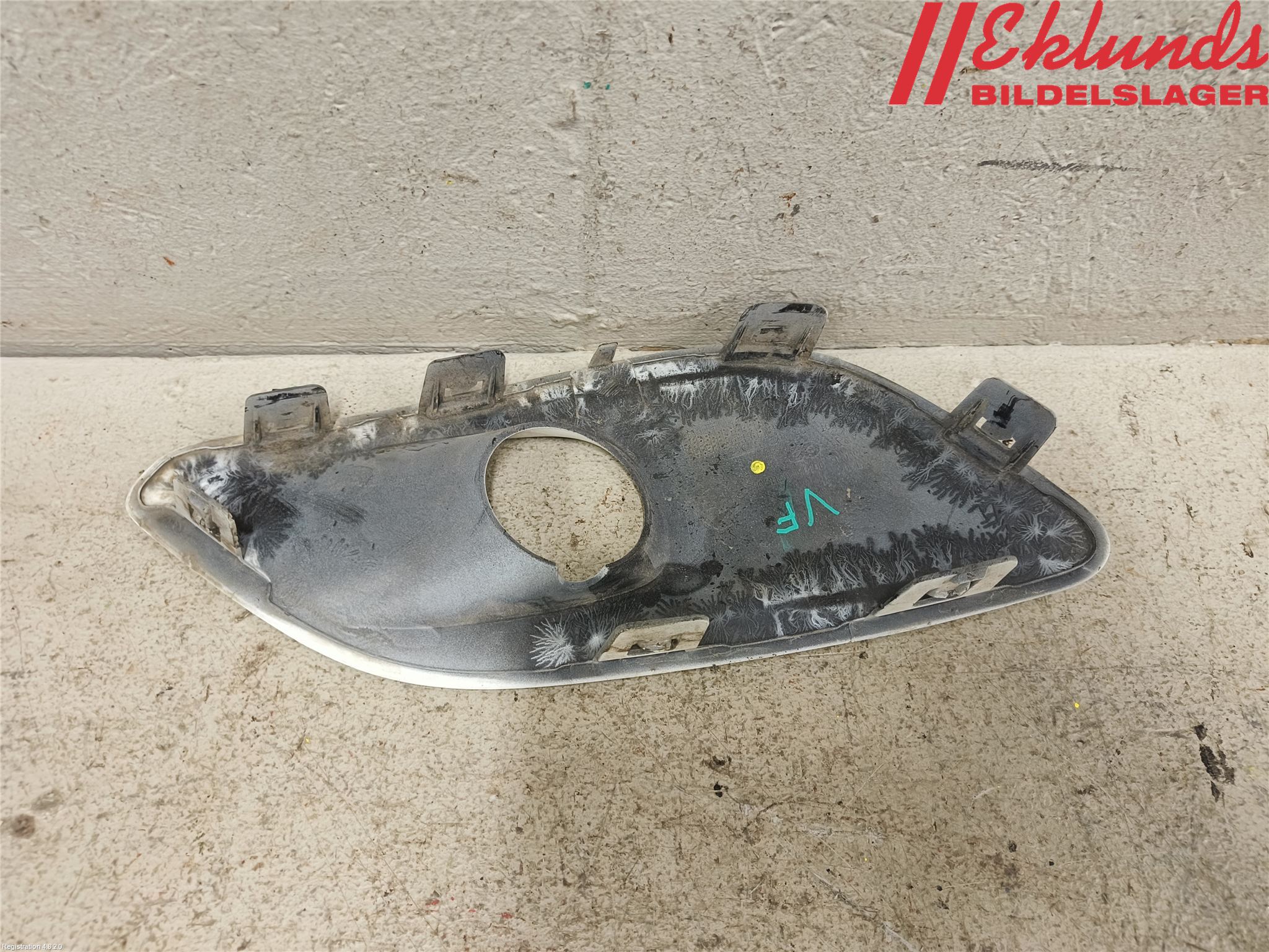 Peugeot 308 14-21 Strålkastarsarg Vänster