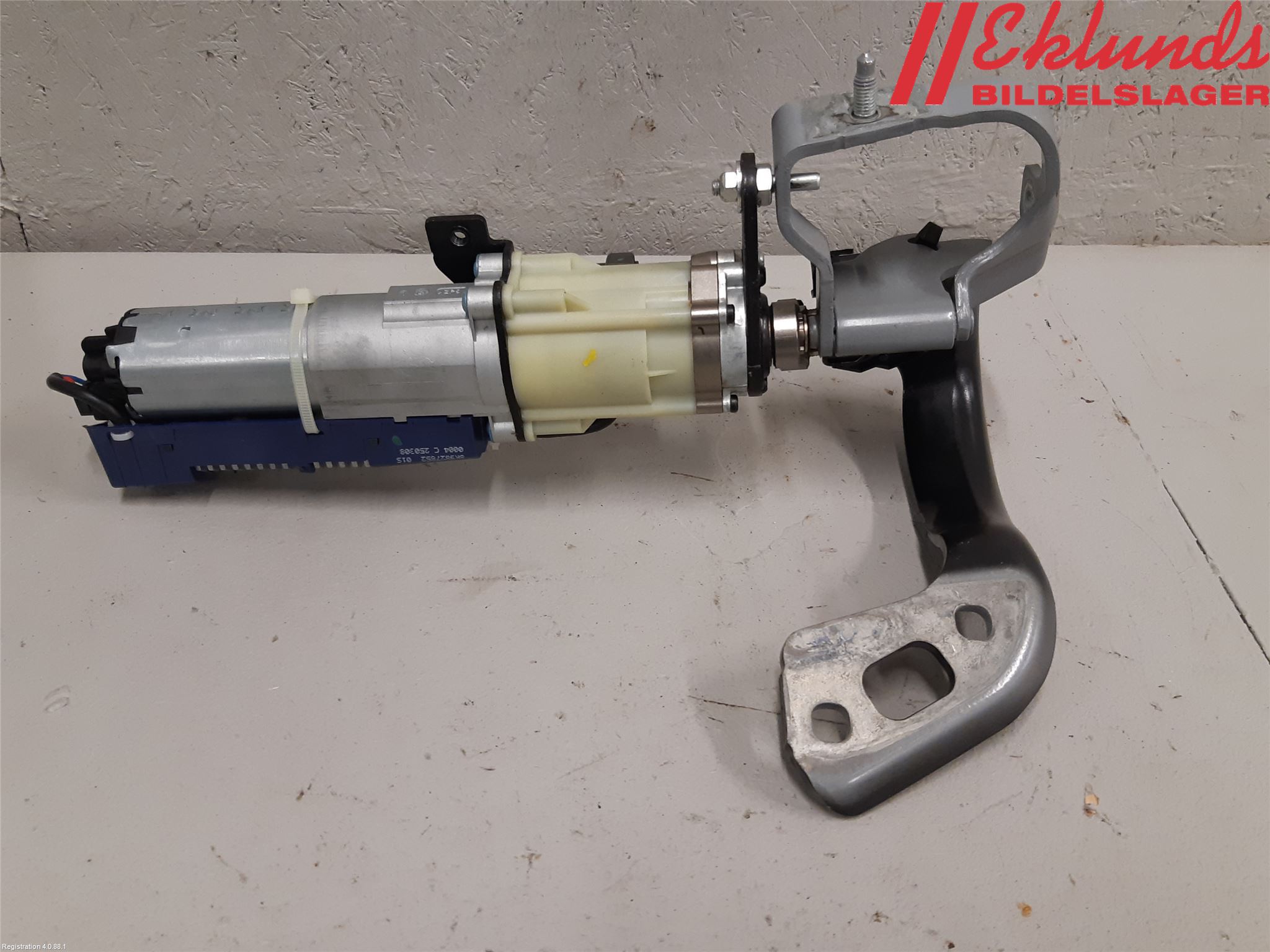 Audi A4/S4 08-11 Bakluckeöppnare Automatisk