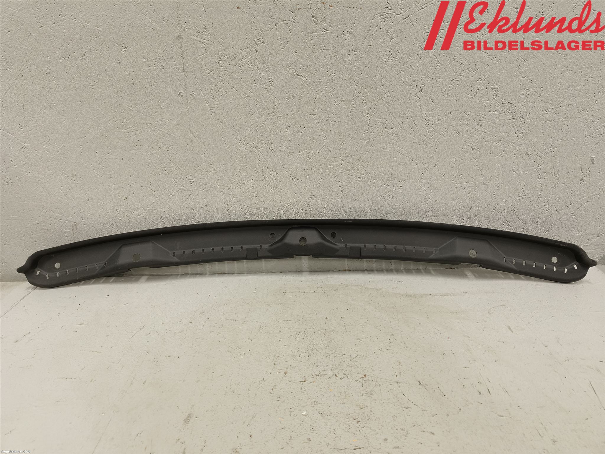 BMW X1 F48 15-22 Torpedplåt-Torpedplast