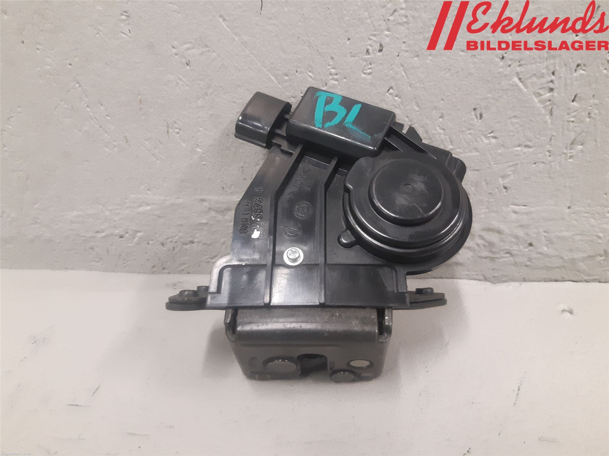 Toyota AVENSIS 09-15 Låskista Baklucka