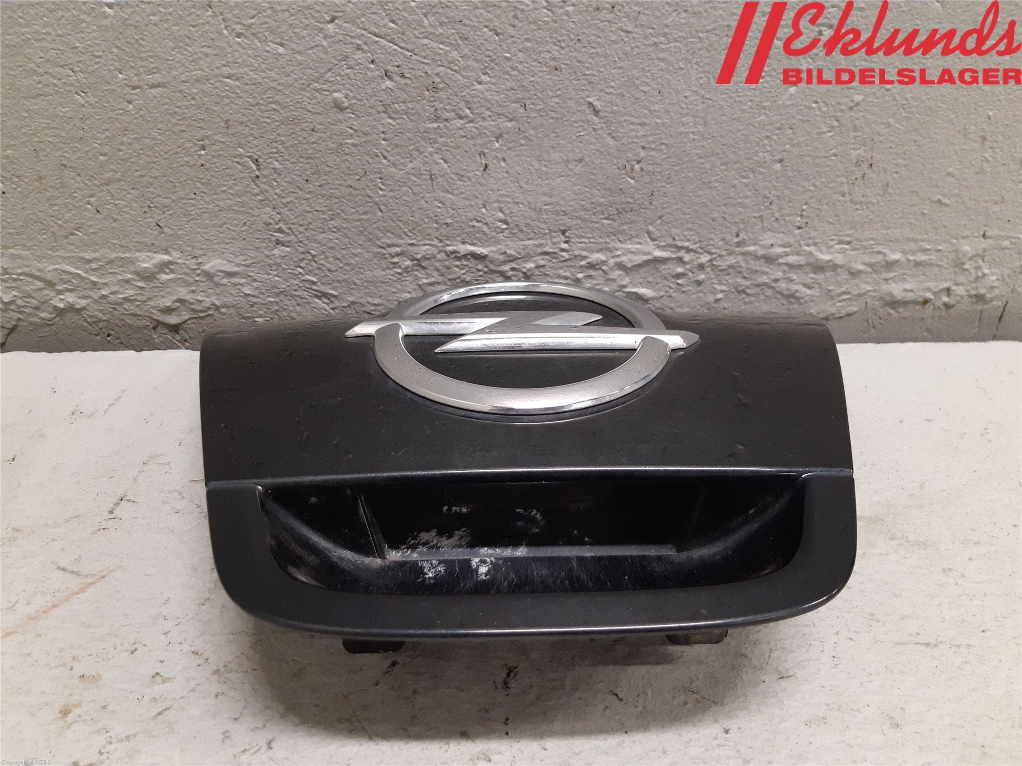 Opel ASTRA J 10-15 Bakluckehandtag