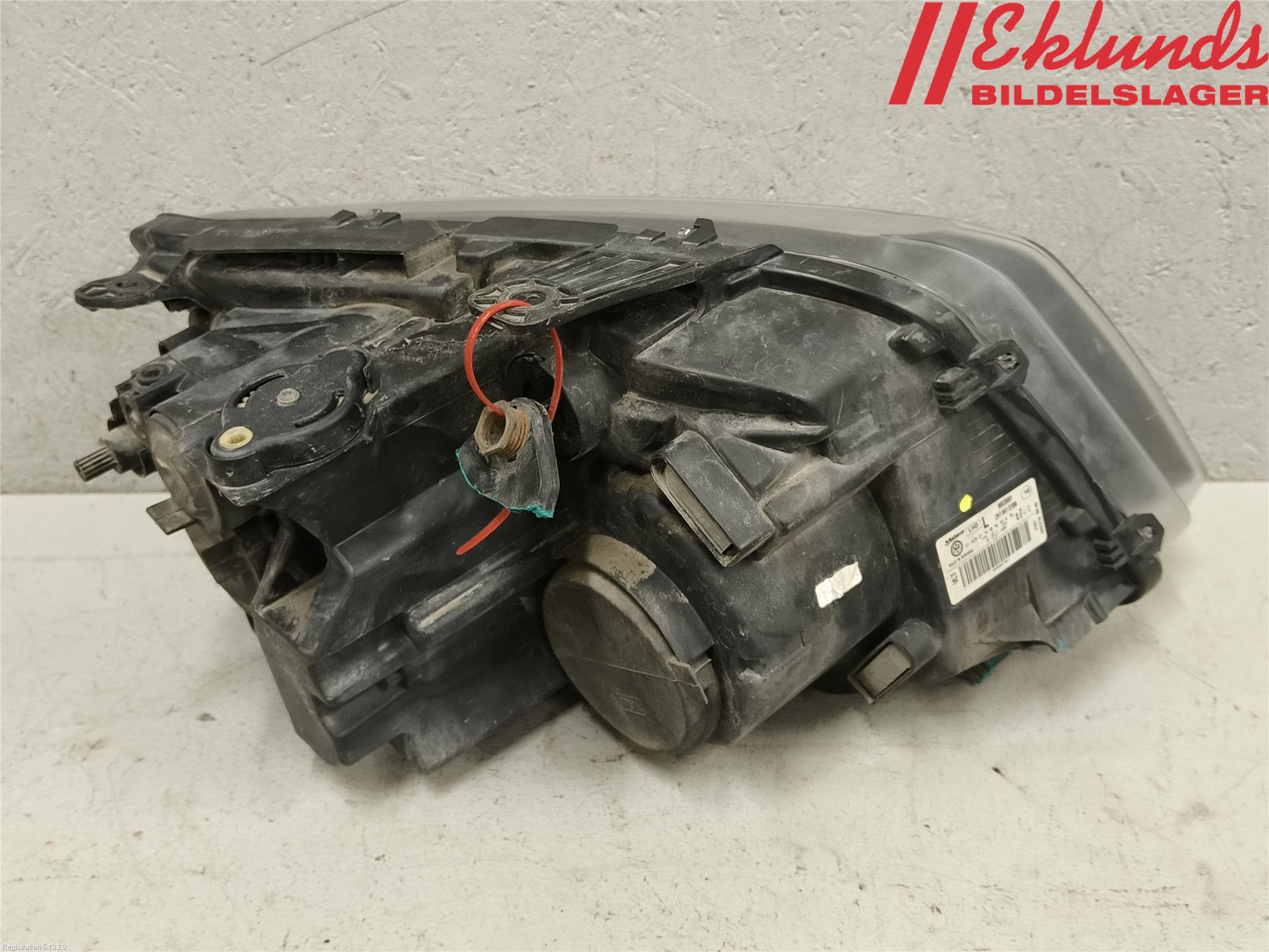 Volkswagen VW AMAROK 2H 10-22 Strålkastare Vänster