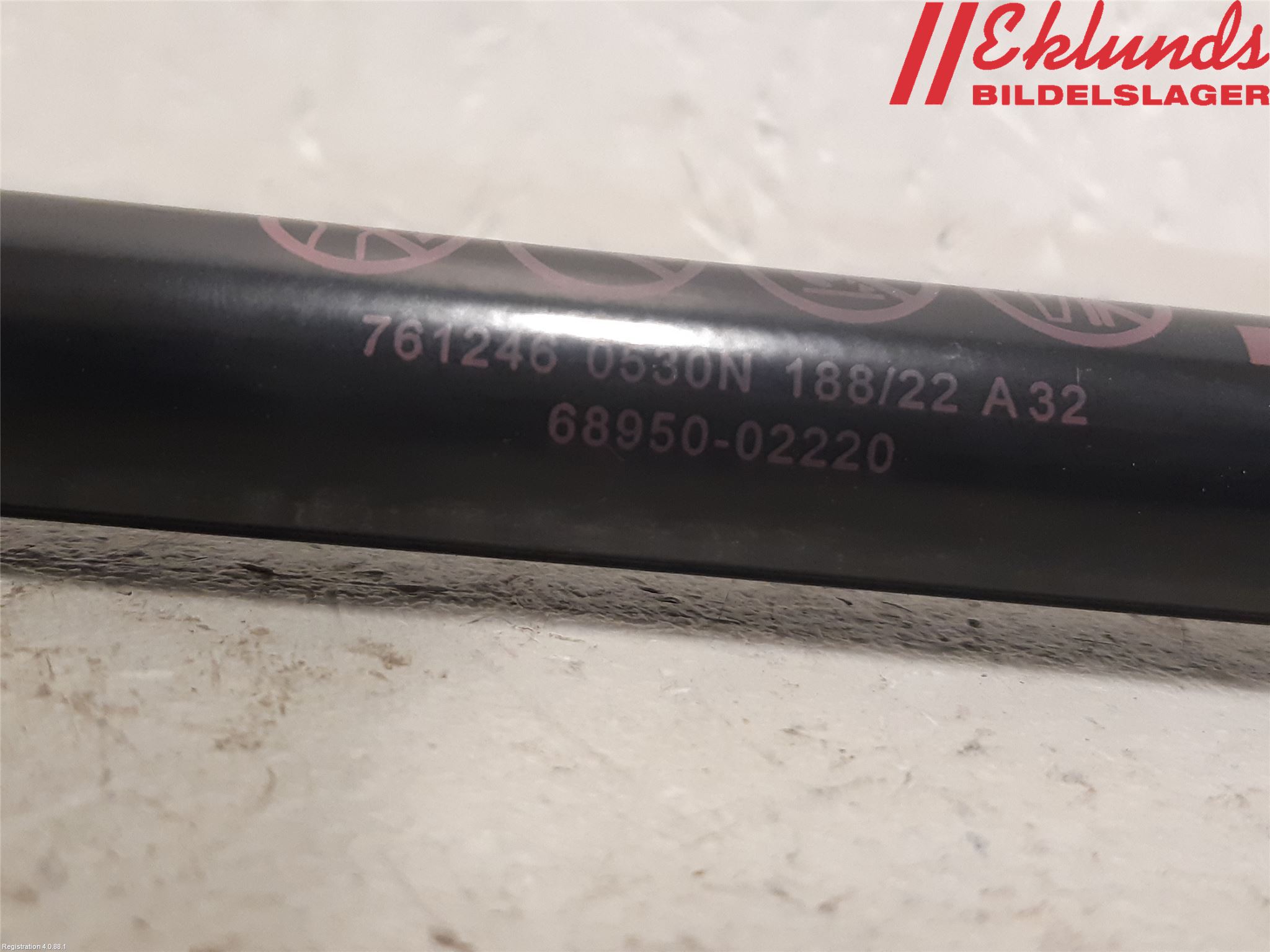 Toyota COROLLA 19- Gasfjäder Baklucka