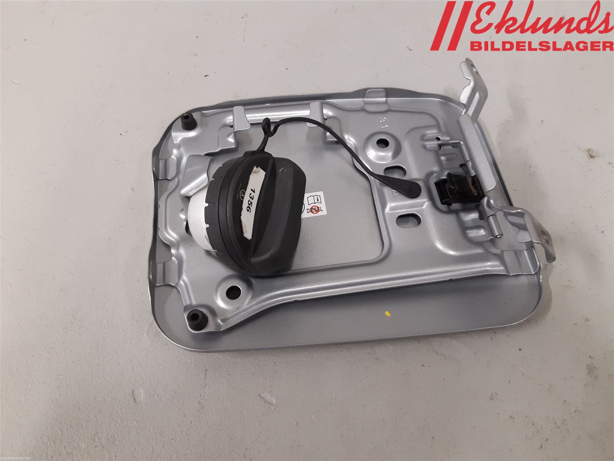 Toyota RAV4 19- Tanklucka