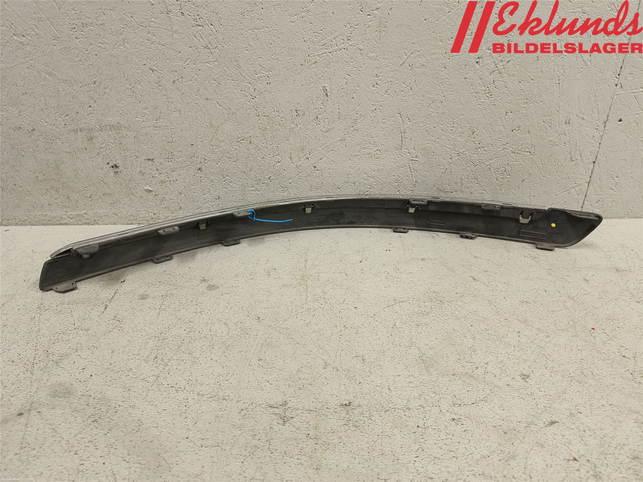 Volvo V70 05-08 Stöt Utfyllnad-List-Grill