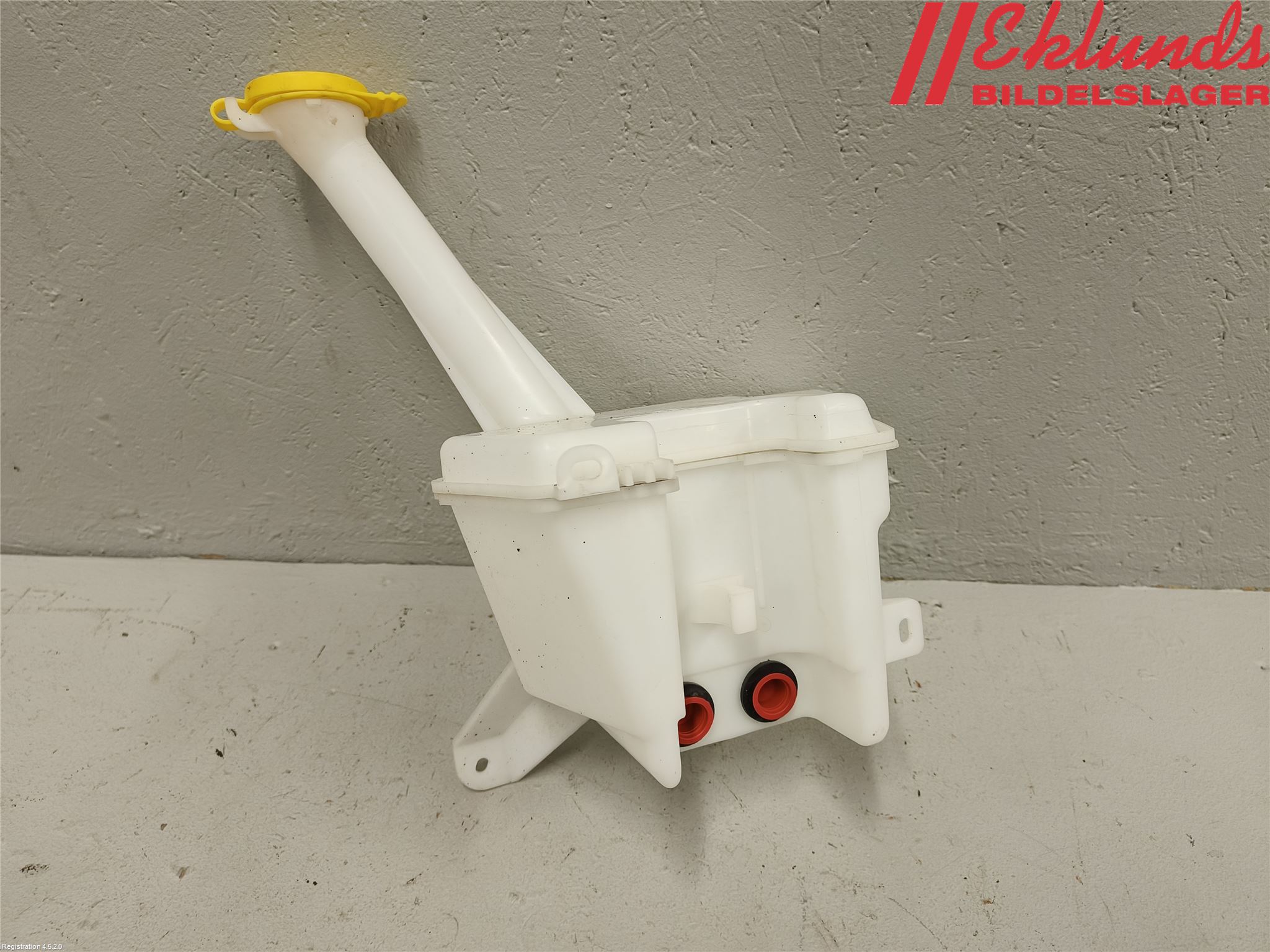Toyota YARIS XP130 15-20 Spolartank Vindruta